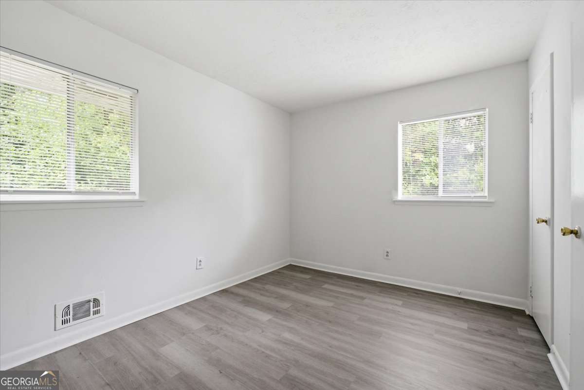 1947 Grange Drive Se Property Photo 11