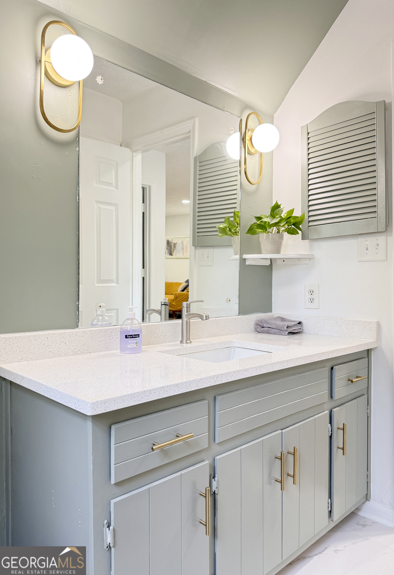 4193 N Shallowford Road Unit D Property Photo 10