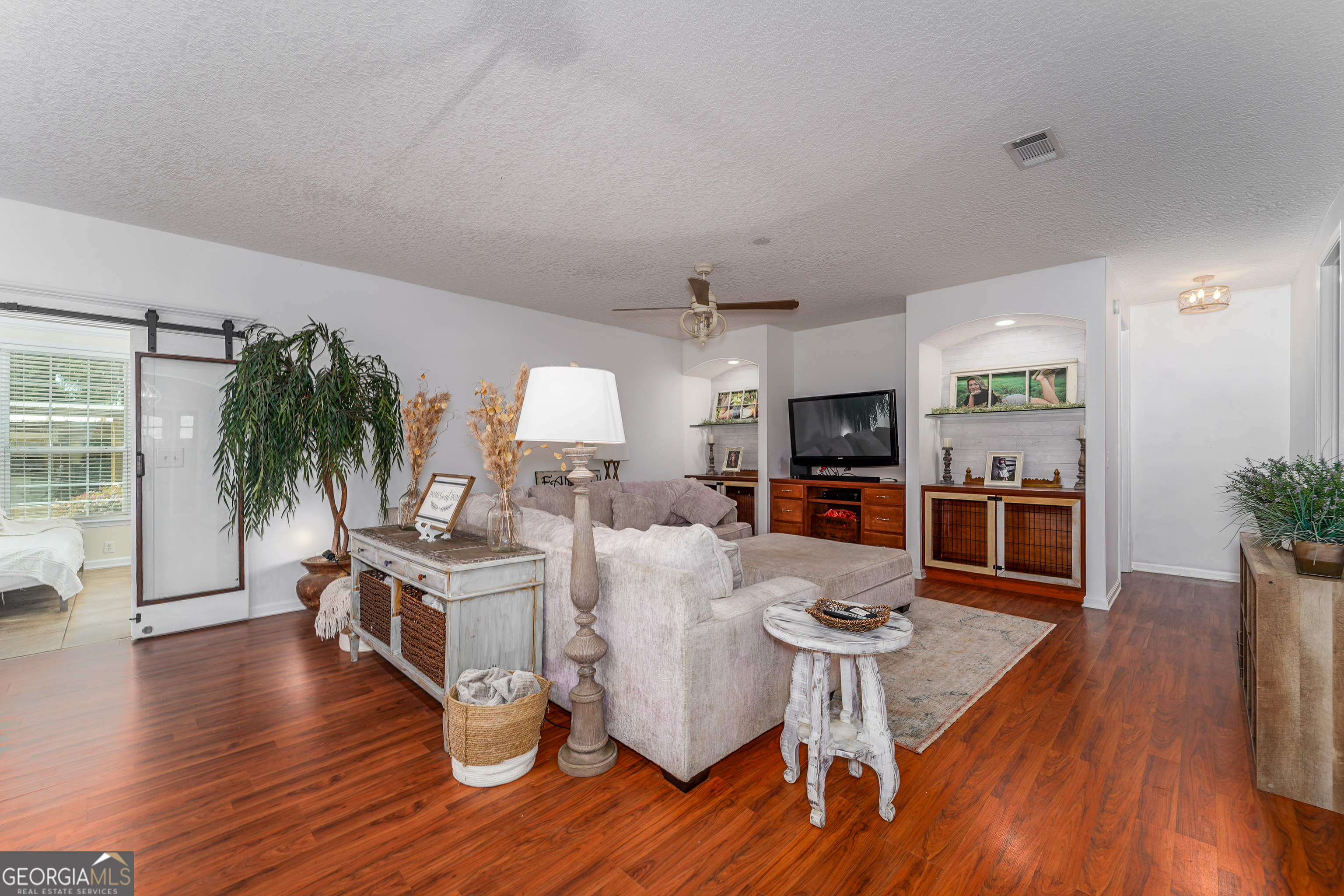 5512 Newton Road Property Photo 3