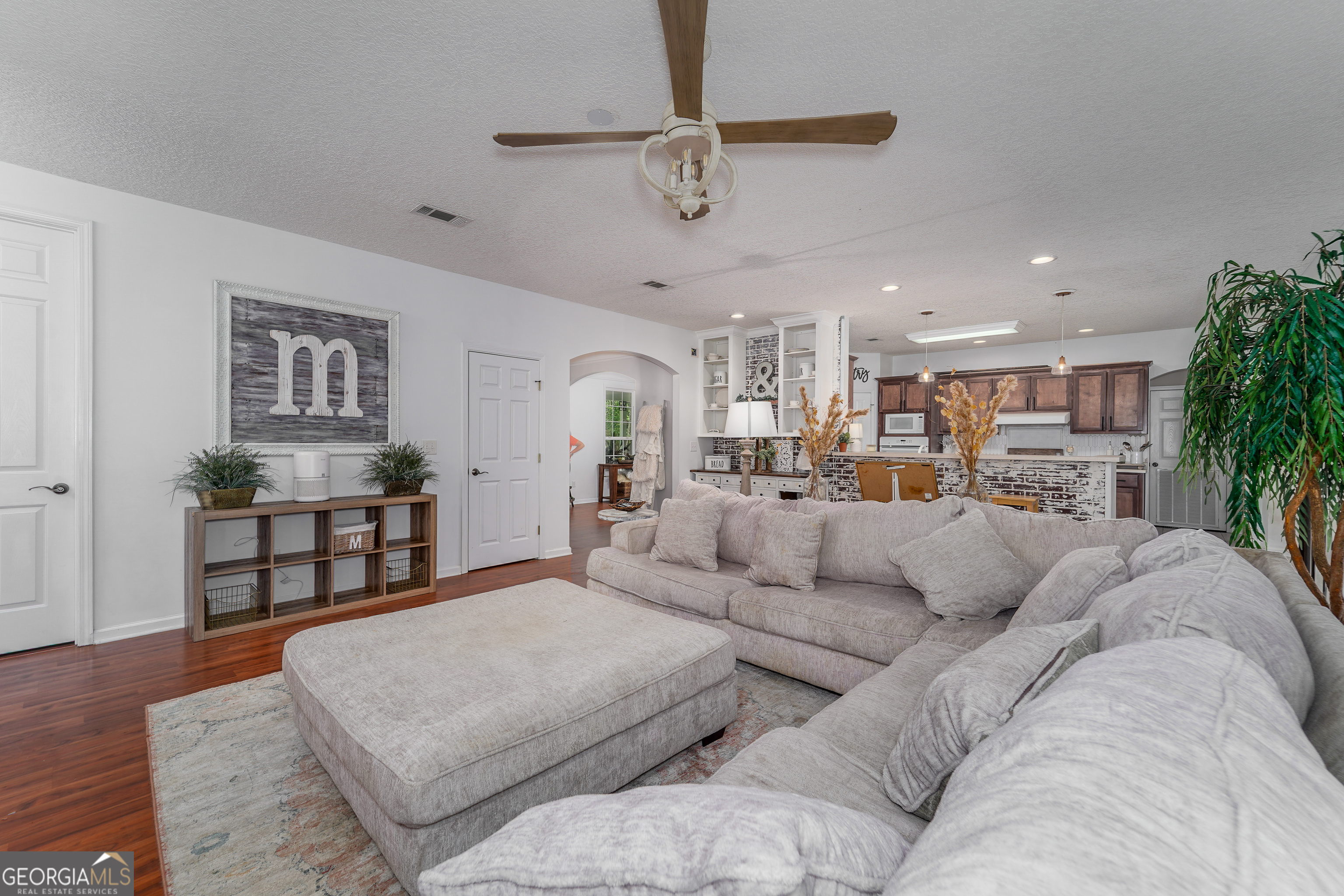 5512 Newton Road Property Photo 4