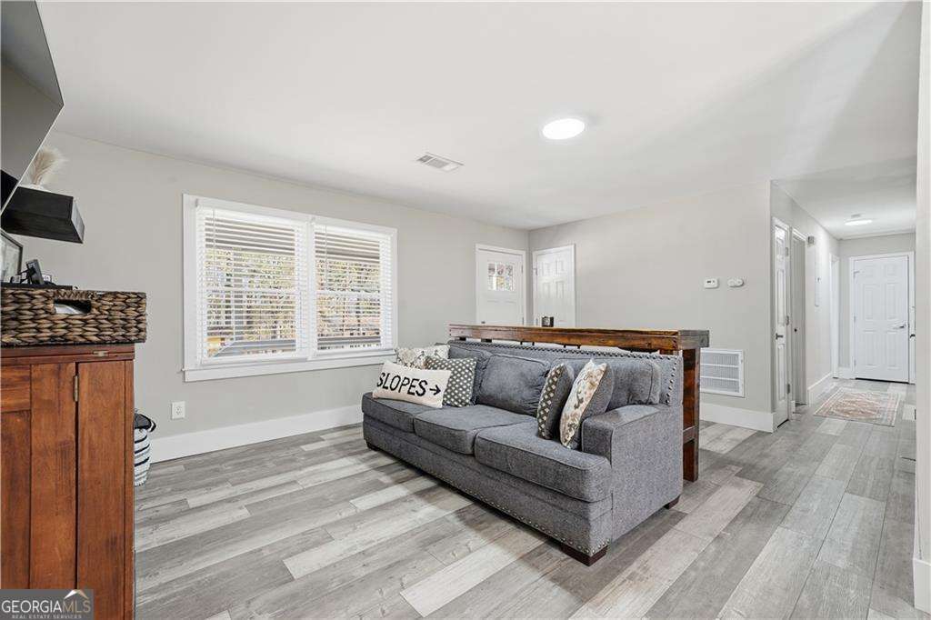 516 Landers Street Property Photo 4
