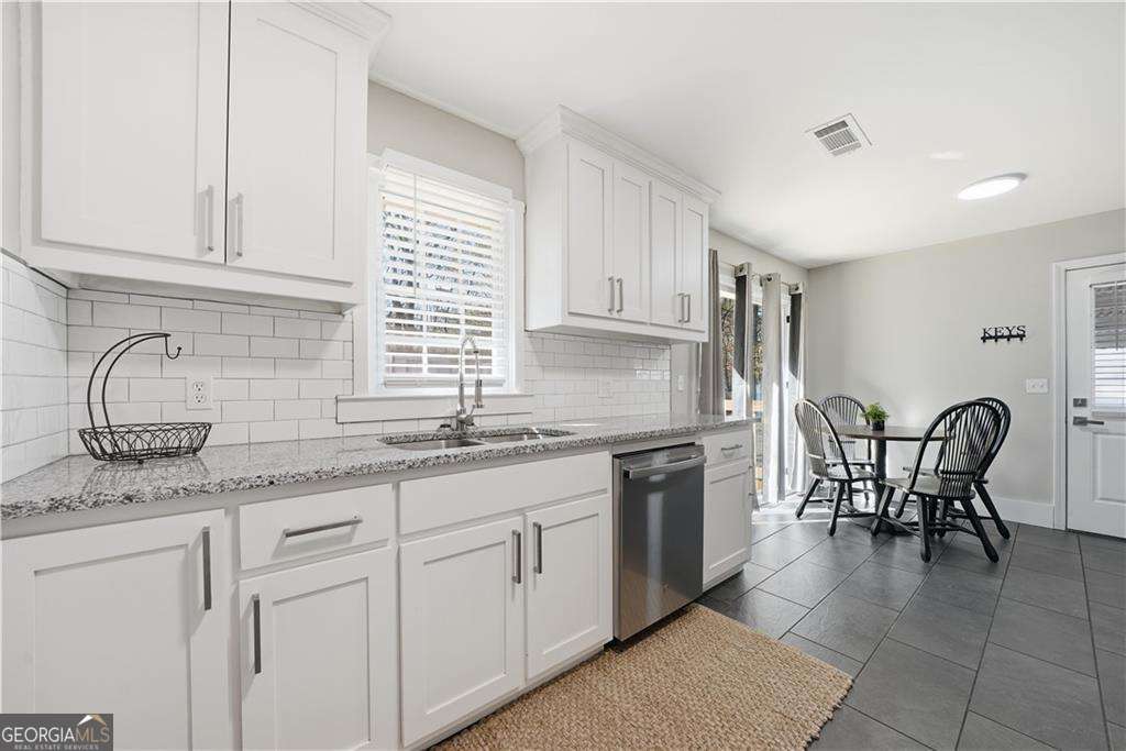 516 Landers Street Property Photo 6