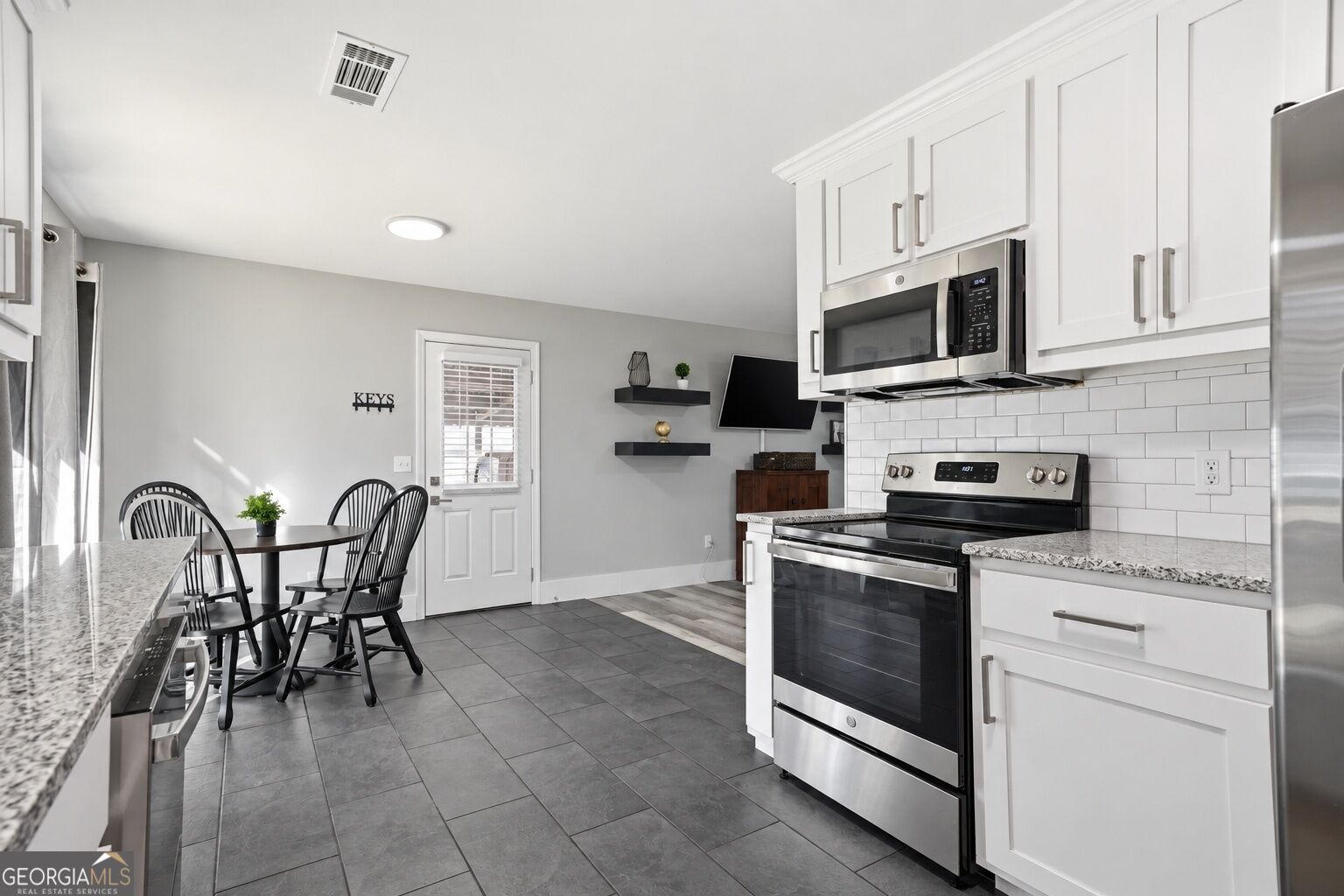 516 Landers Street Property Photo 8