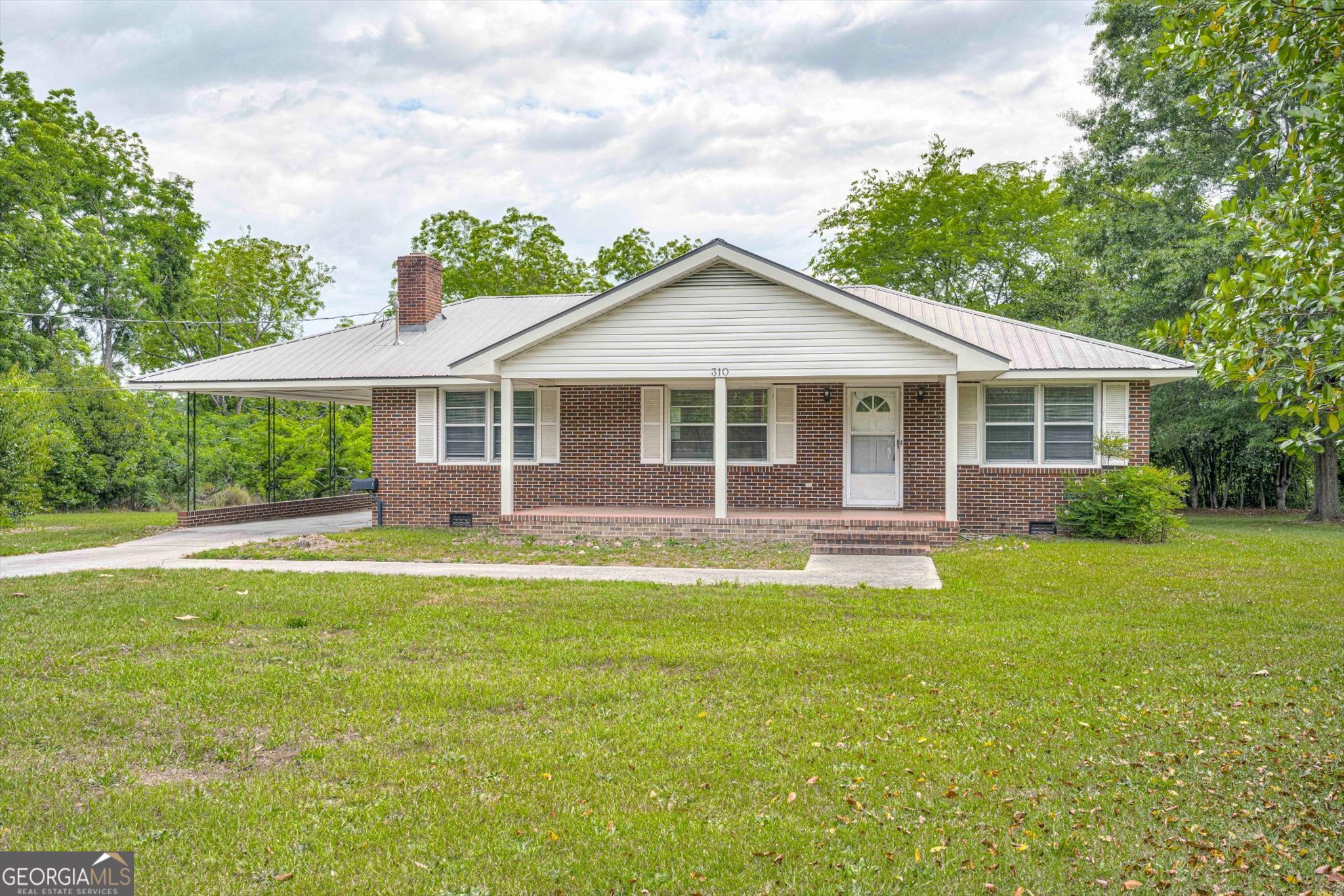 310 Black Street Property Photo 1