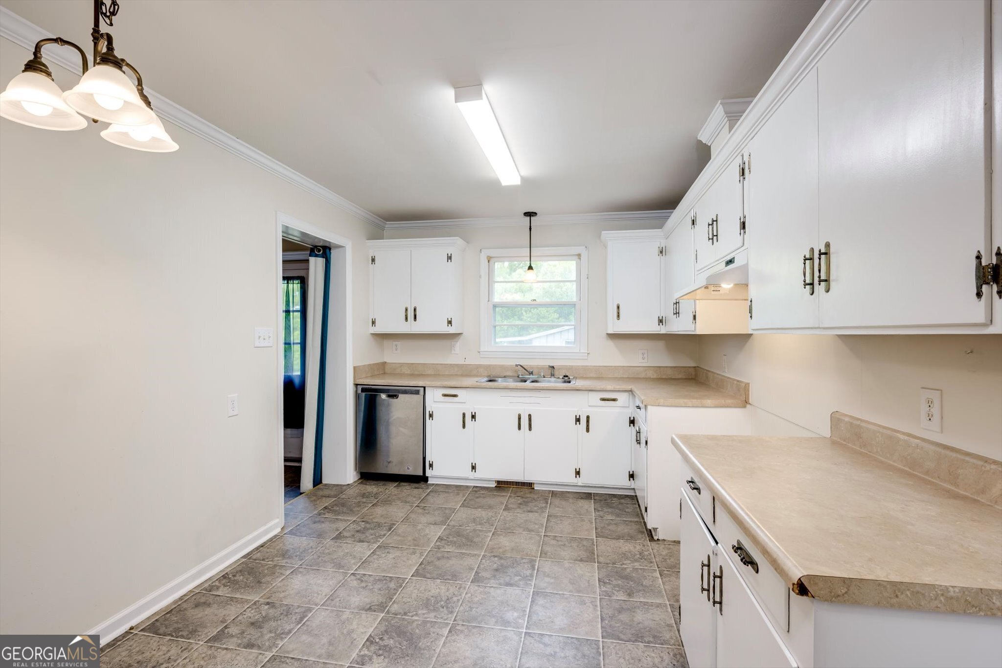 310 Black Street Property Photo 11