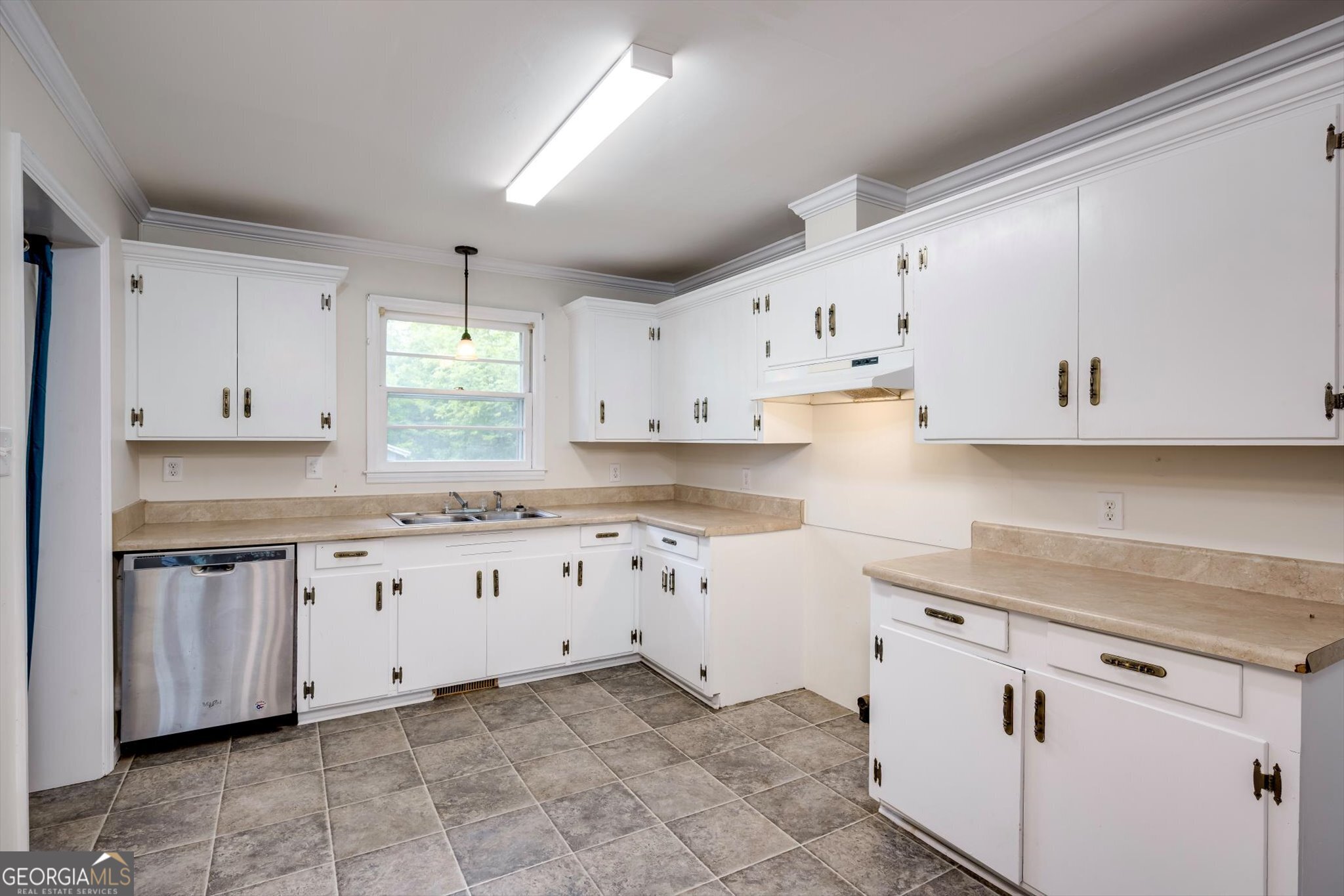 310 Black Street Property Photo 12