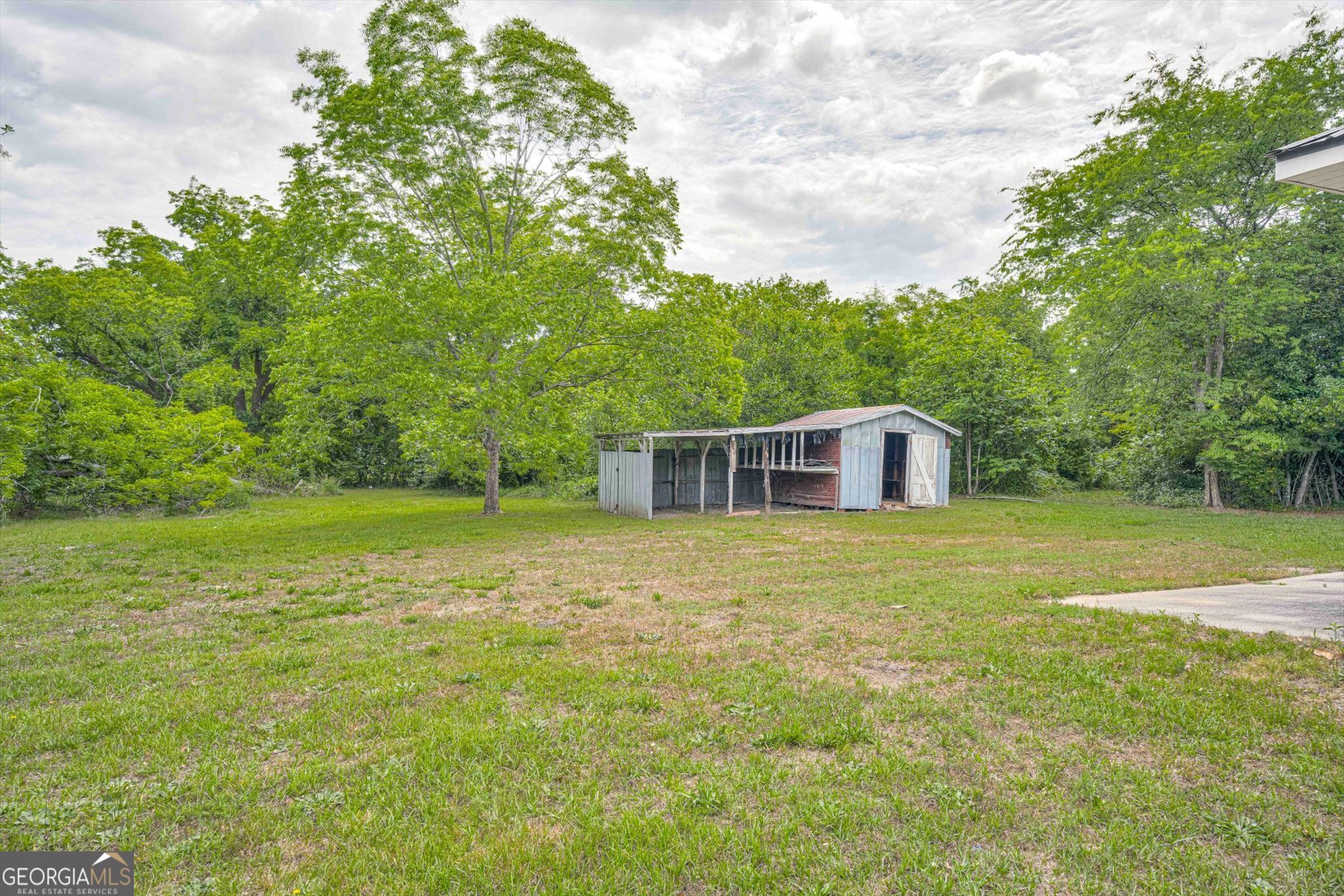 310 Black Street Property Photo 25