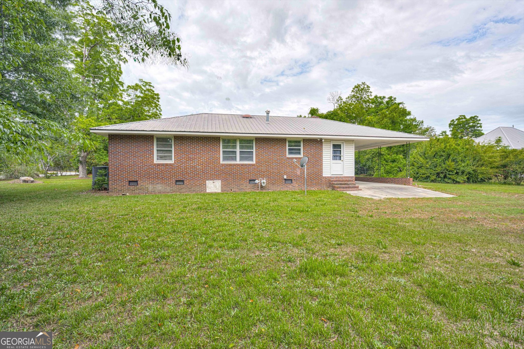 310 Black Street Property Photo 27