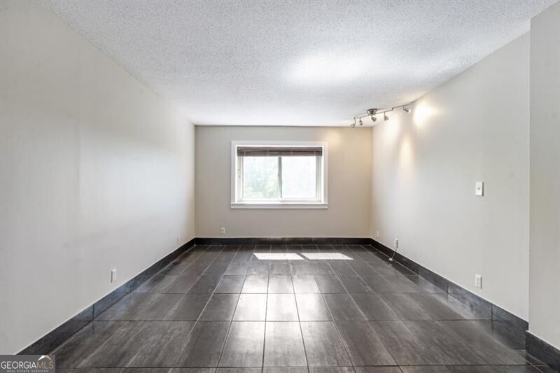 2285 Peachtree Road Ne # 703 Property Photo 9