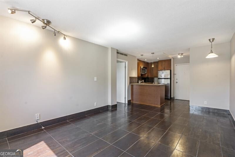 2285 Peachtree Road Ne # 703 Property Photo 12