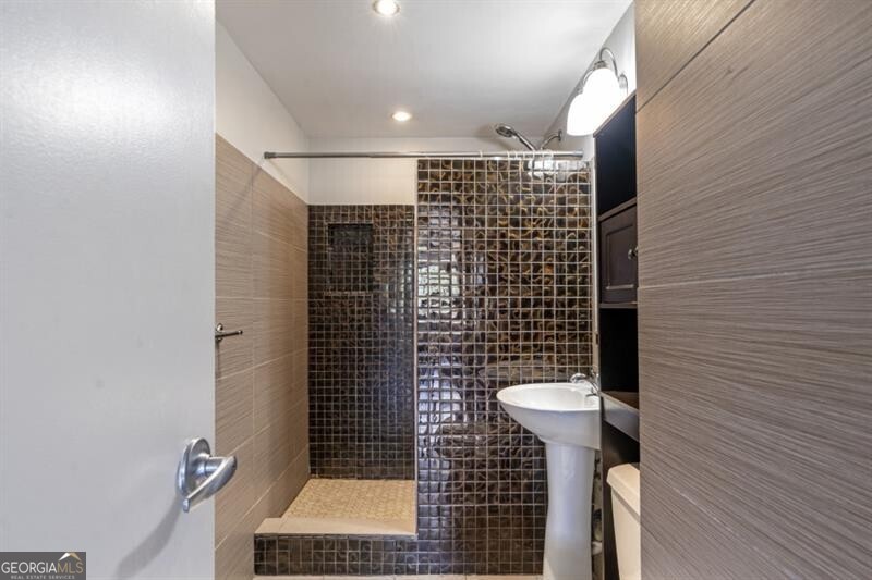 2285 Peachtree Road Ne # 703 Property Photo 17