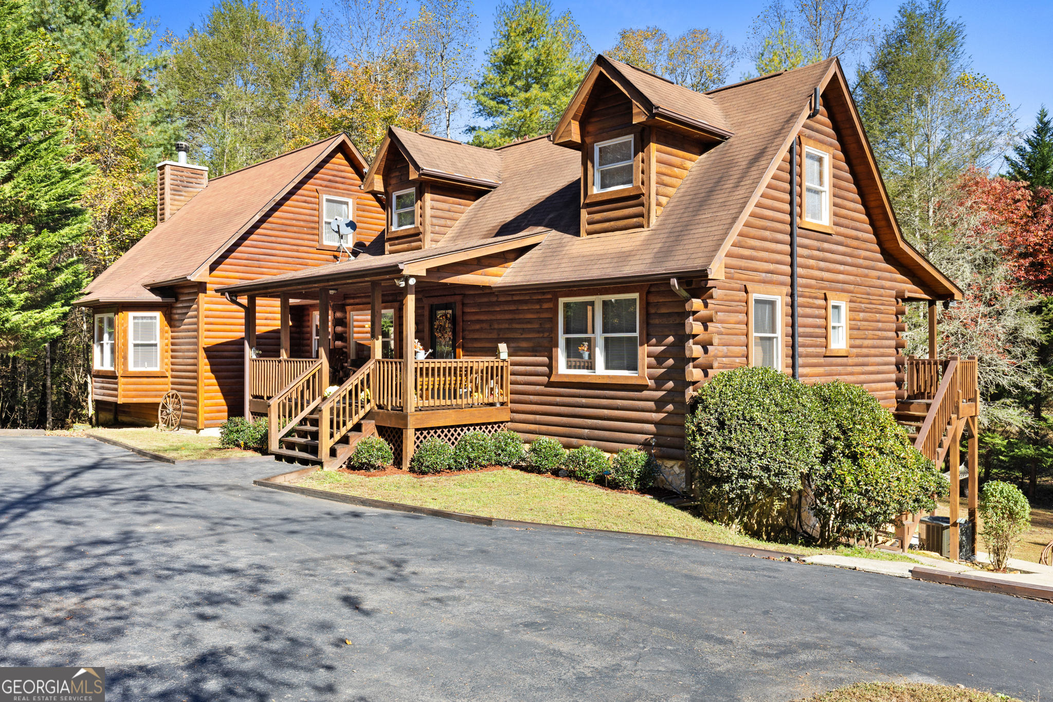 358 Misty River Circle Property Photo 5