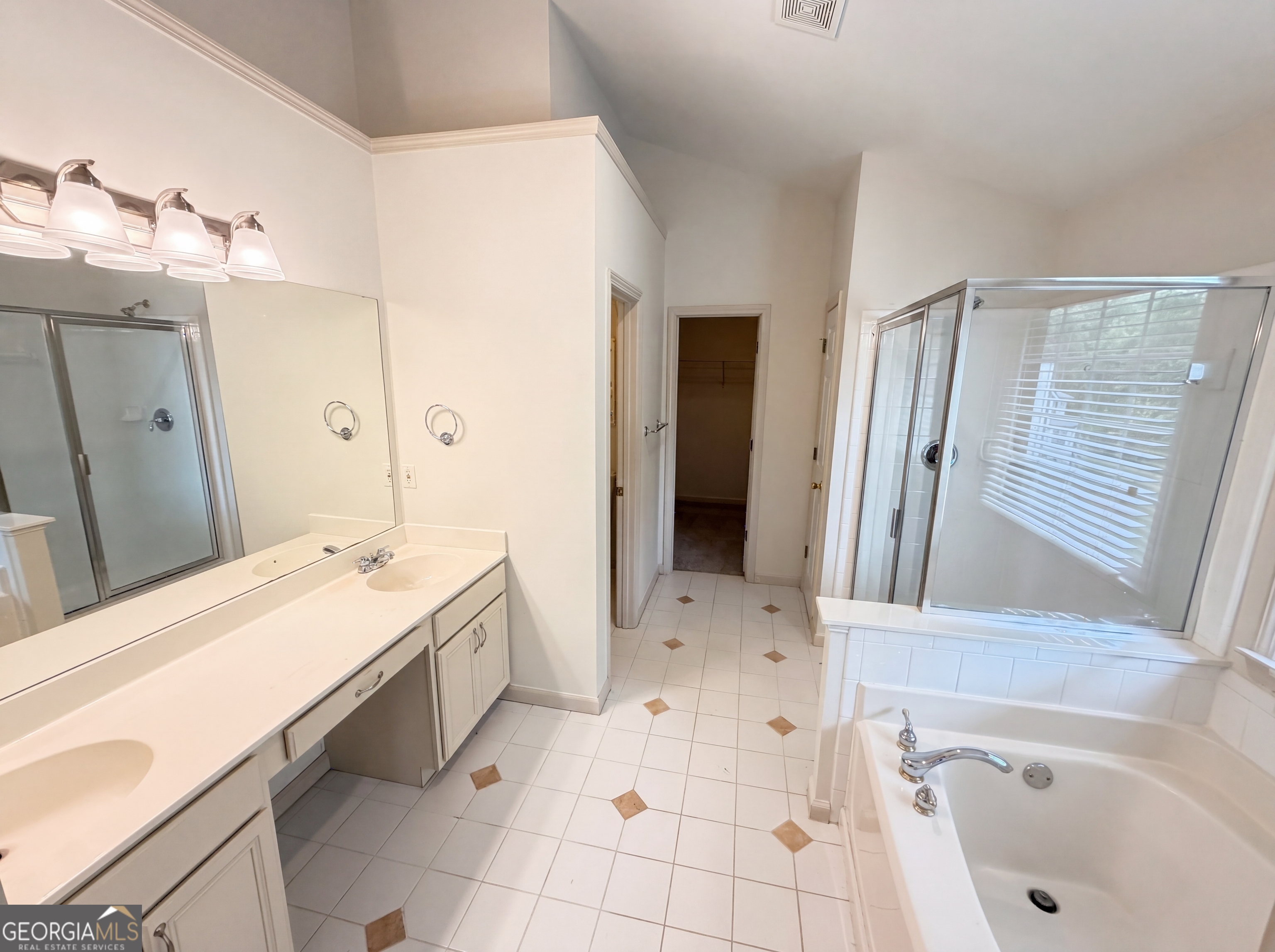 2945 Highland Pass Property Photo 6