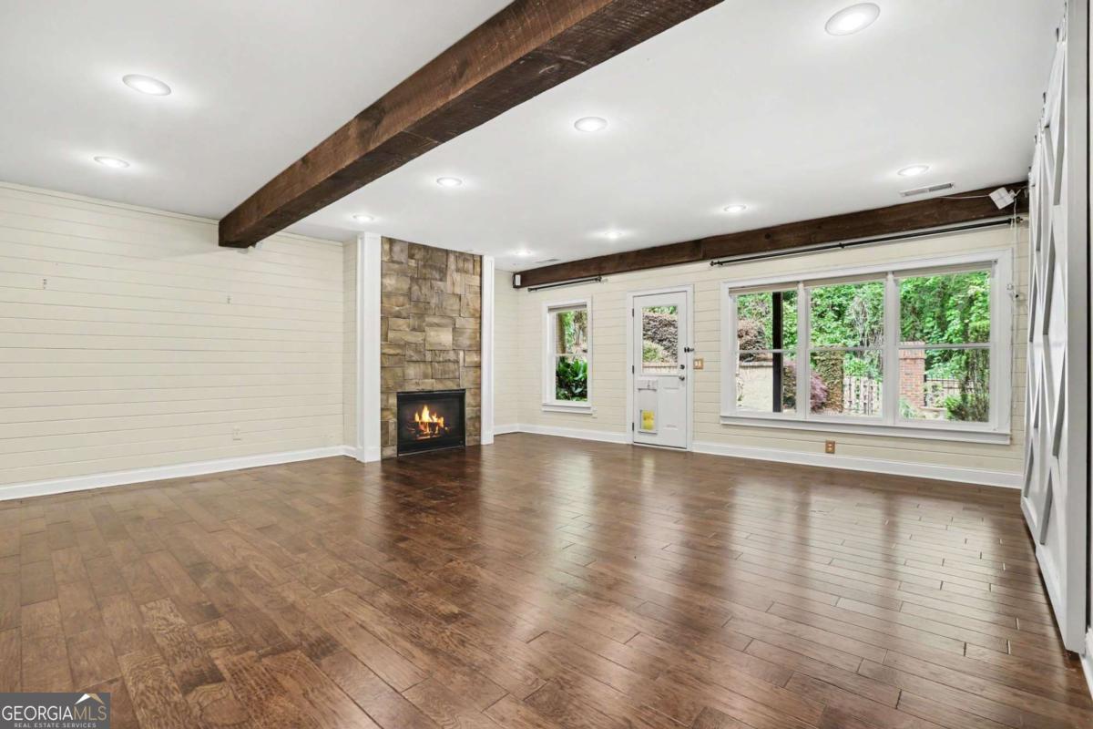 6070 Narcissa Place Property Photo 7