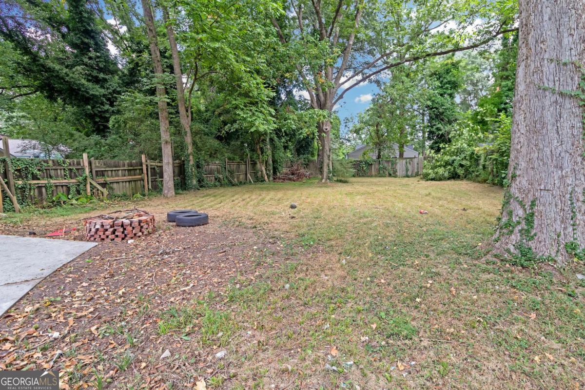 1055 Mayson Turner Road Property Photo 5
