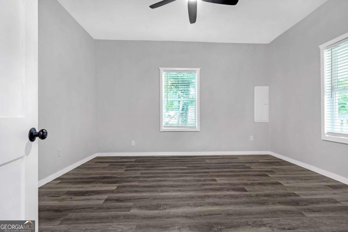 1055 Mayson Turner Road Property Photo 13