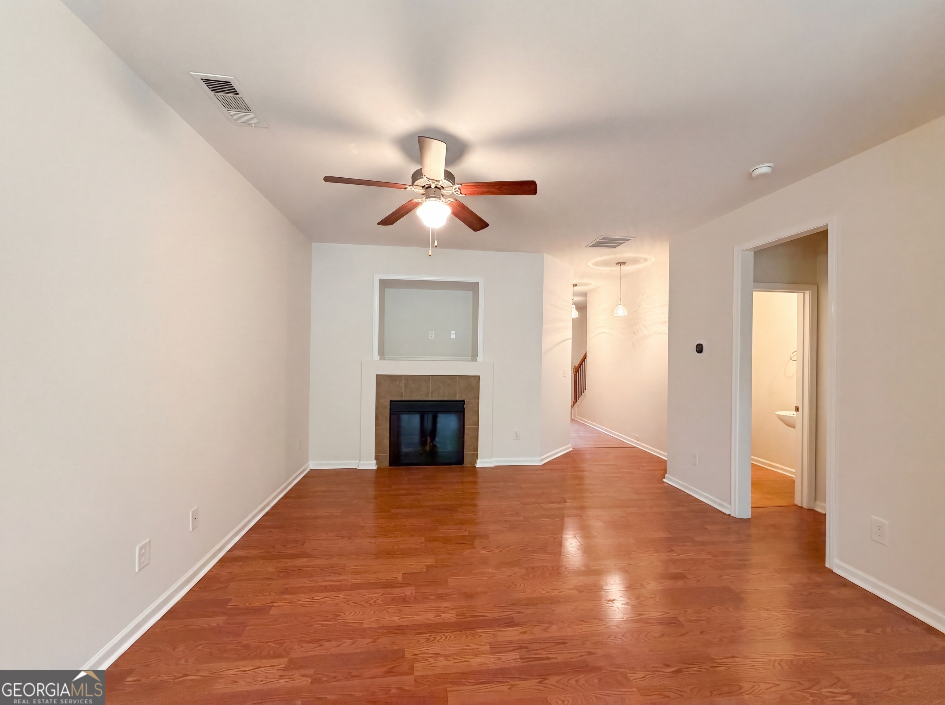471 Tufton Trail Se Property Photo 3