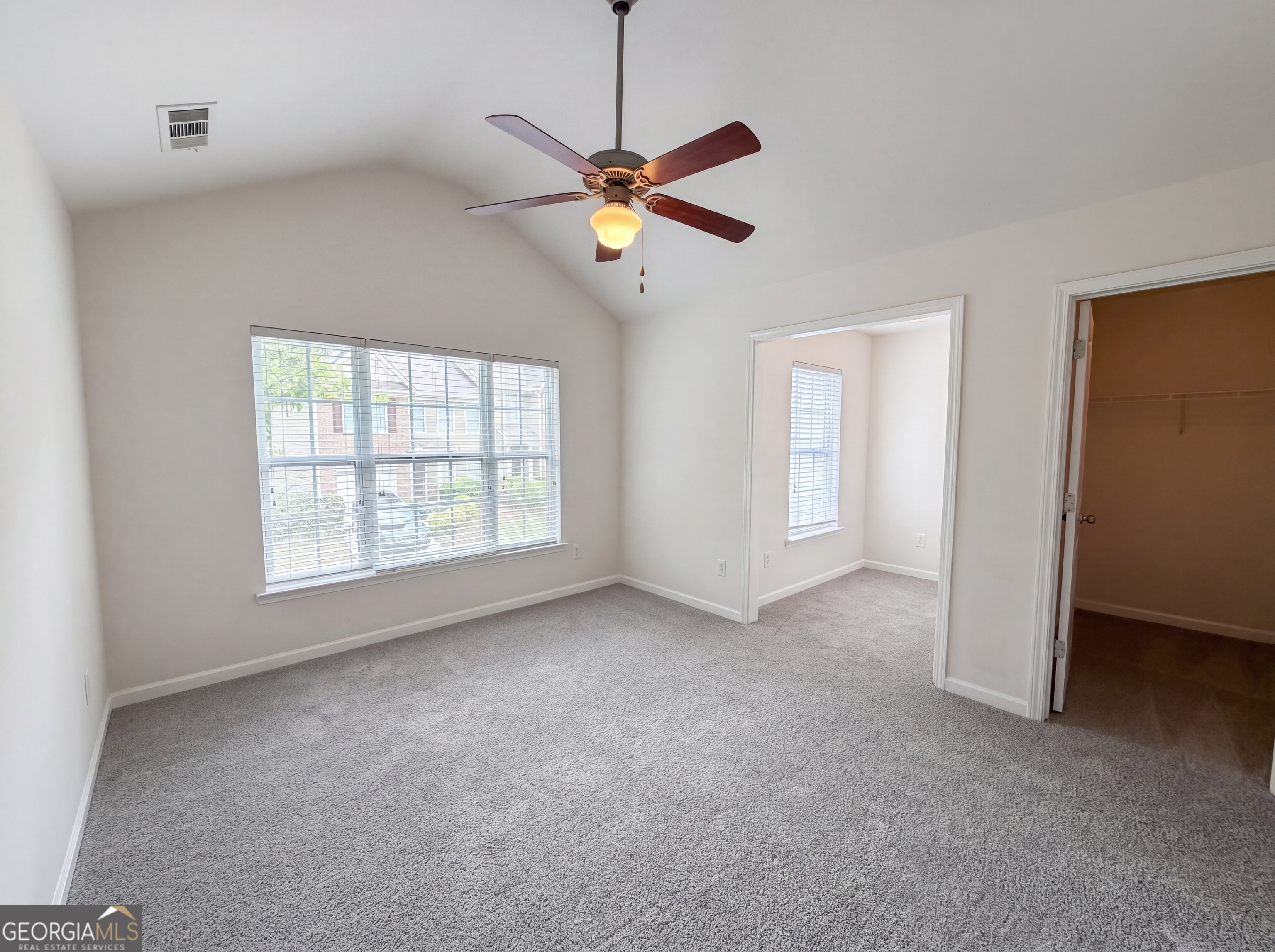 471 Tufton Trail Se Property Photo 4