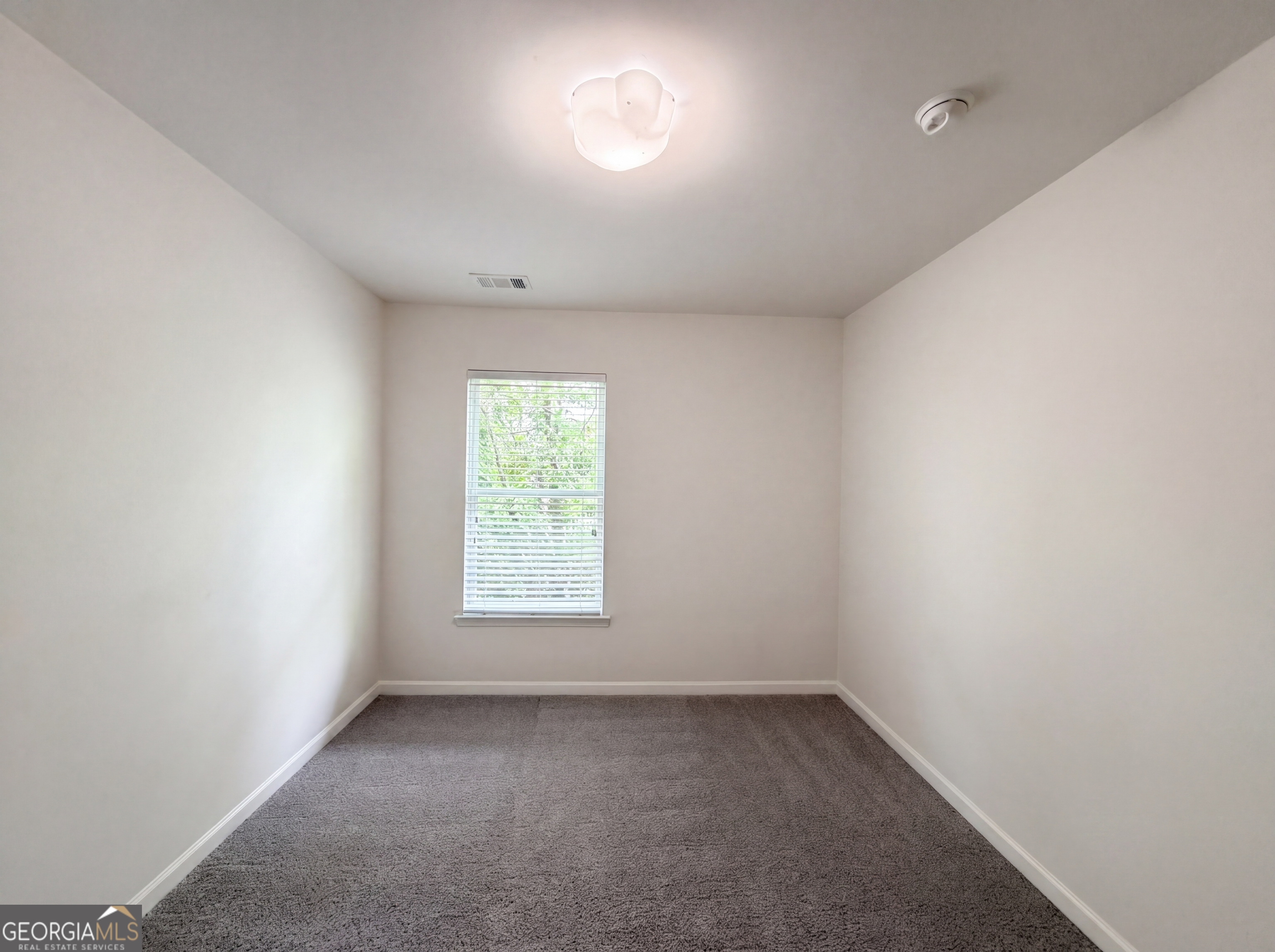 471 Tufton Trail Se Property Photo 13