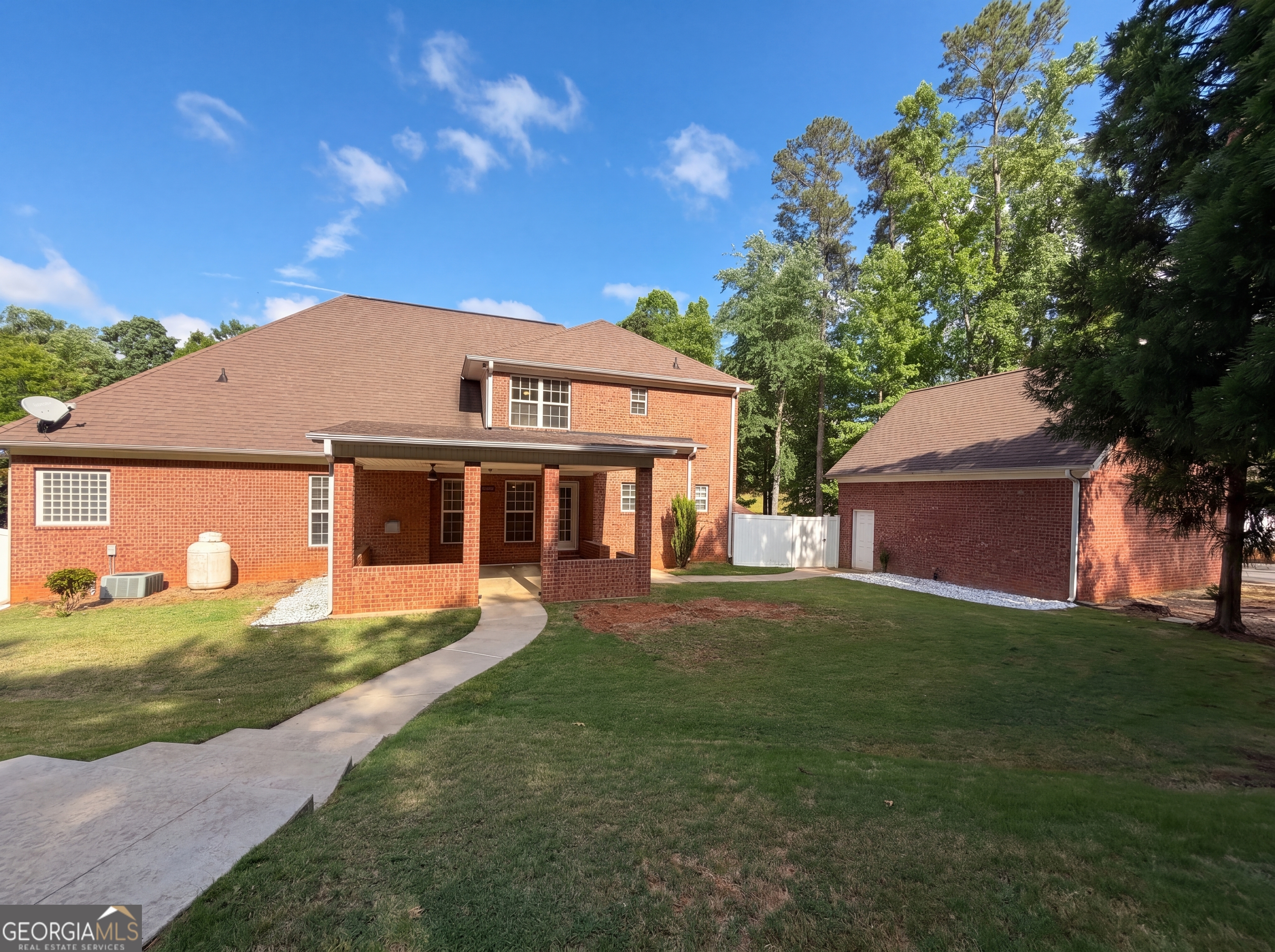 207 Cagle Court Property Photo 5