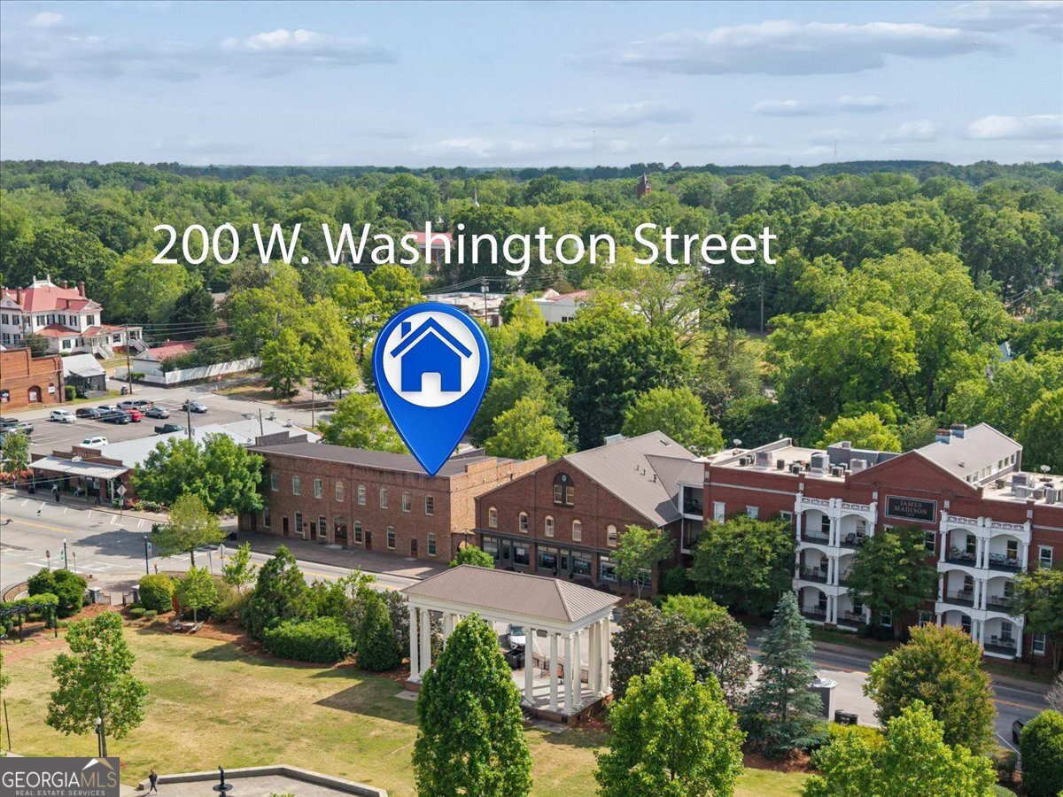 200 W Washington St Property Photo 3