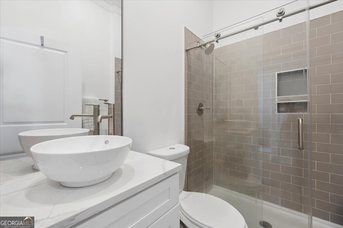 200 W Washington St Property Photo 15
