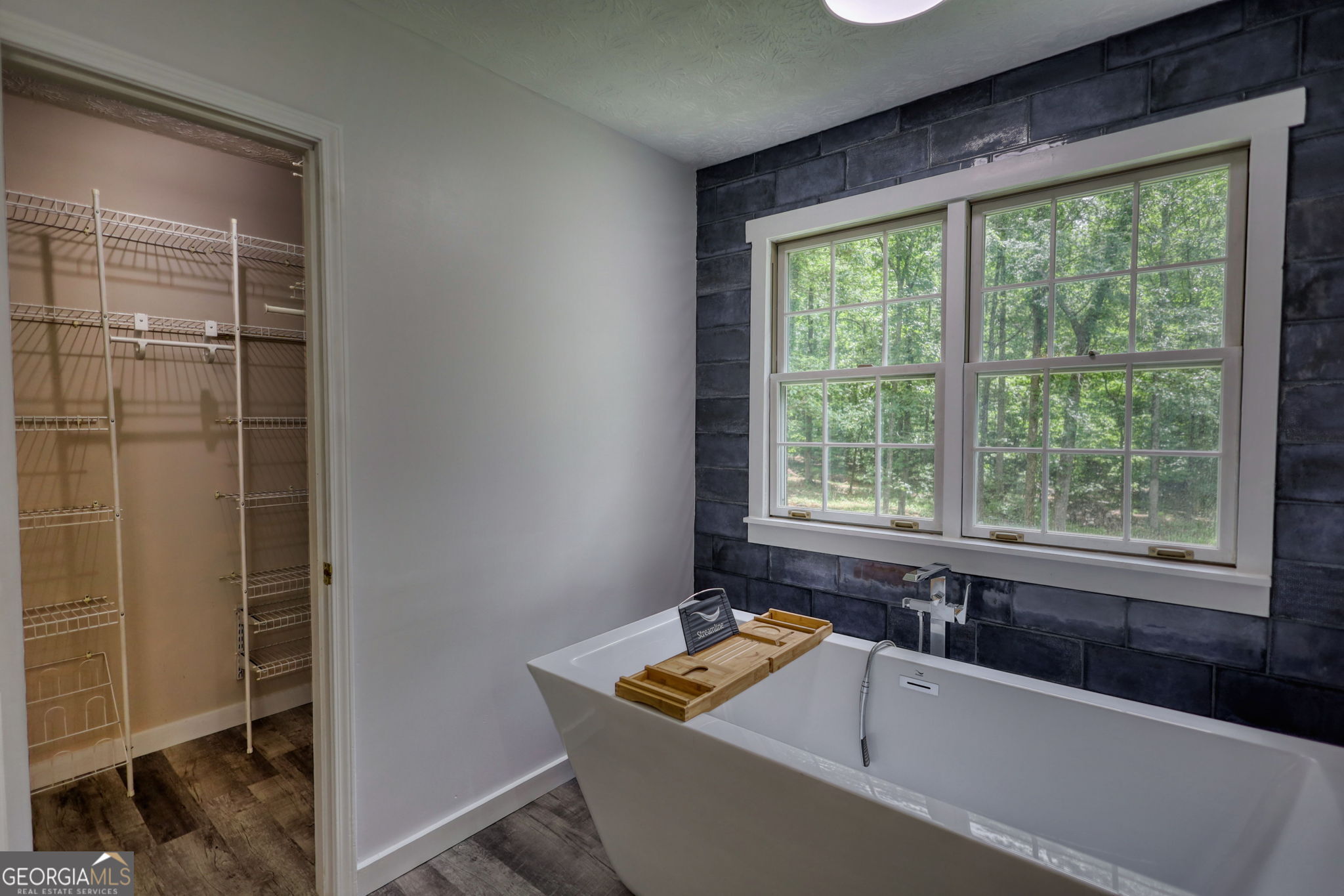 455 Riverbend Drive Property Photo 40