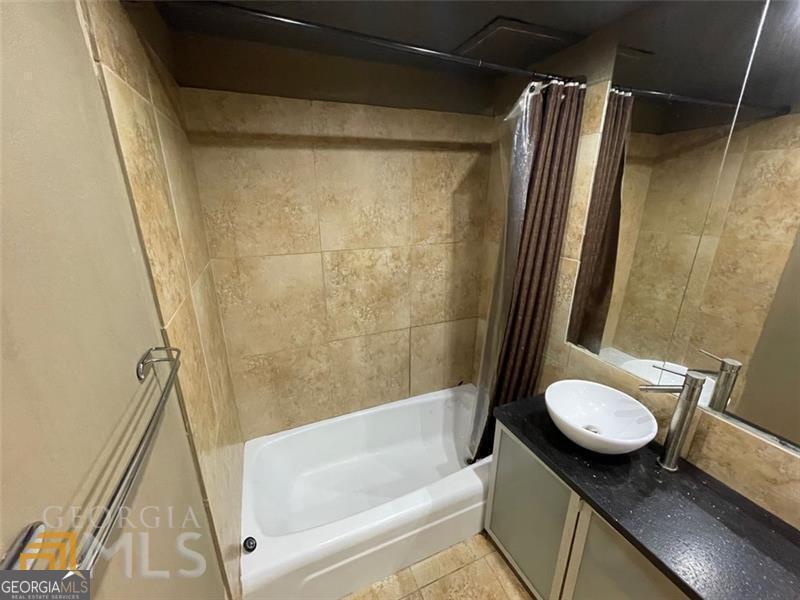 2285 Peachtree Road # 602 Property Photo 4