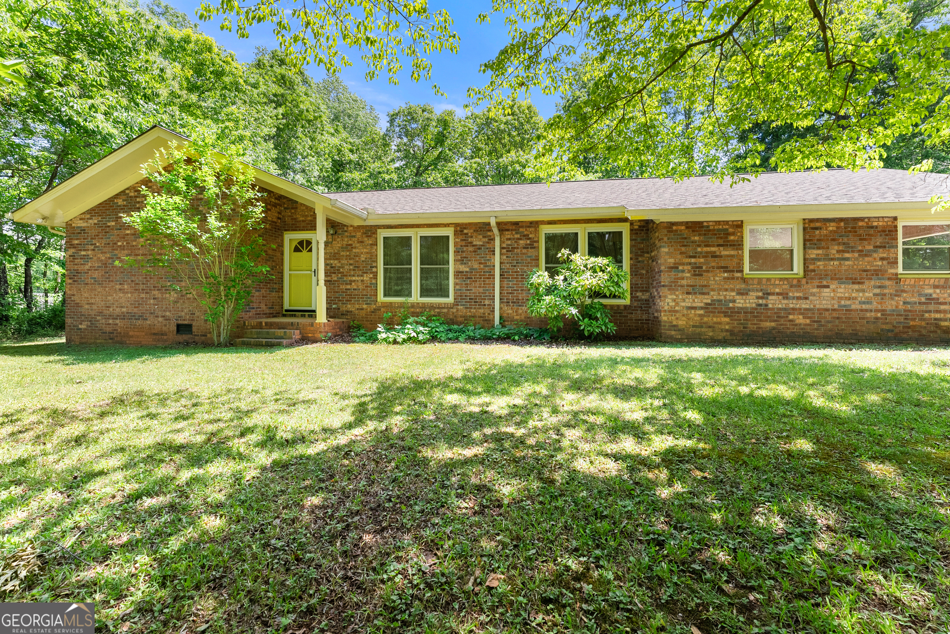 250 Truelove Road Property Photo 1
