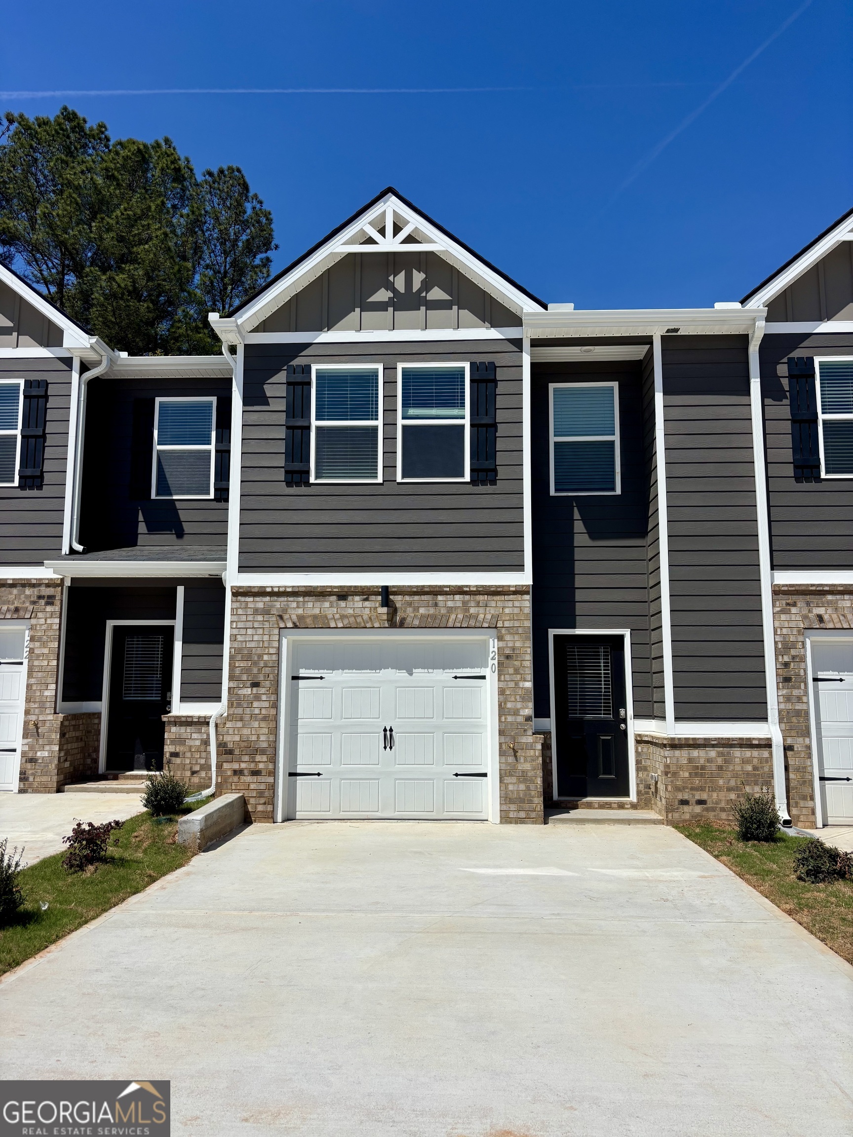 120 Meadowview Drive Property Photo 1