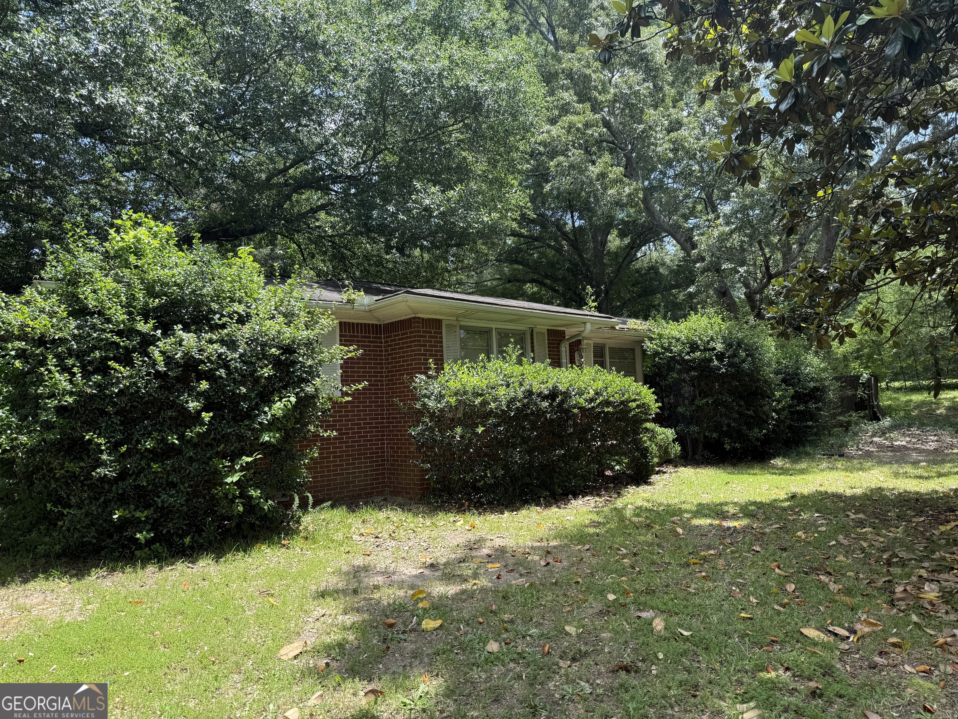 1810 Highway 138 E Property Photo 1