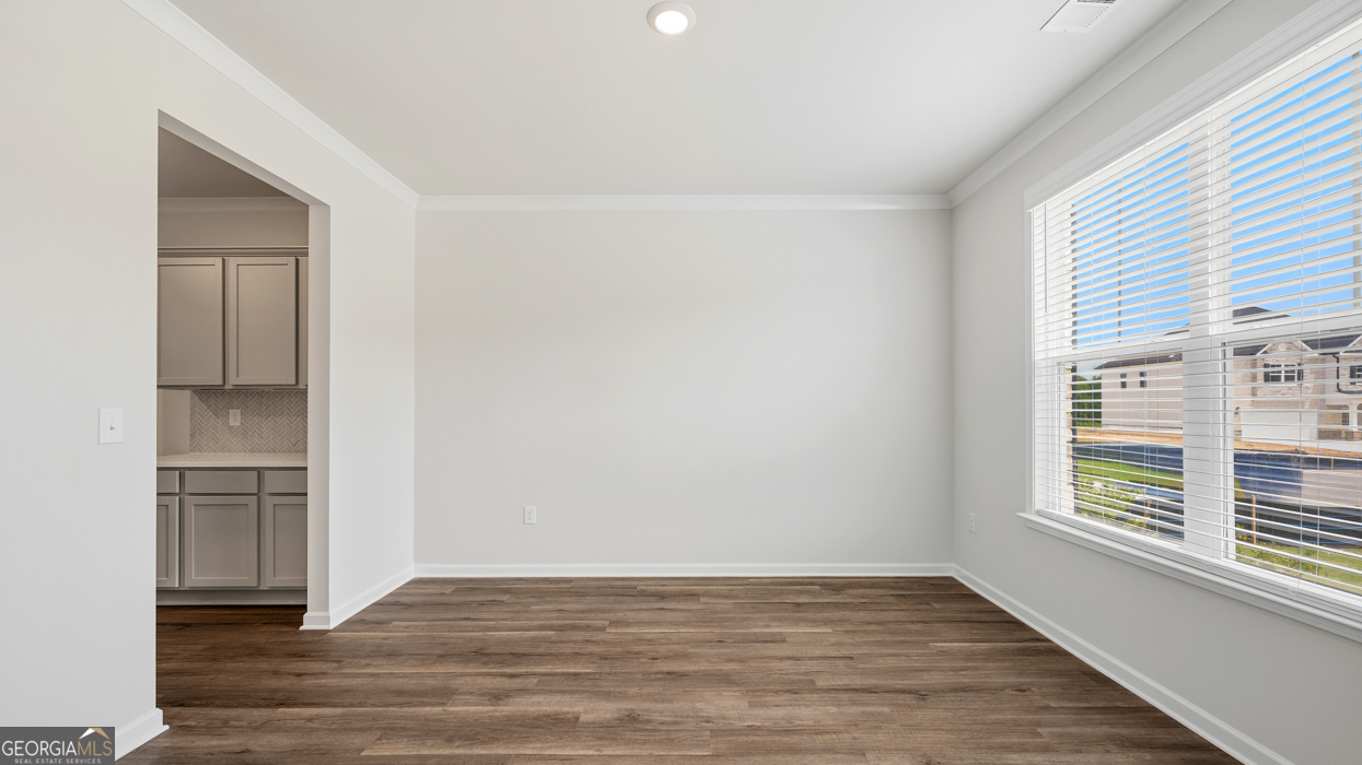 3048 Champions Way Property Photo 4