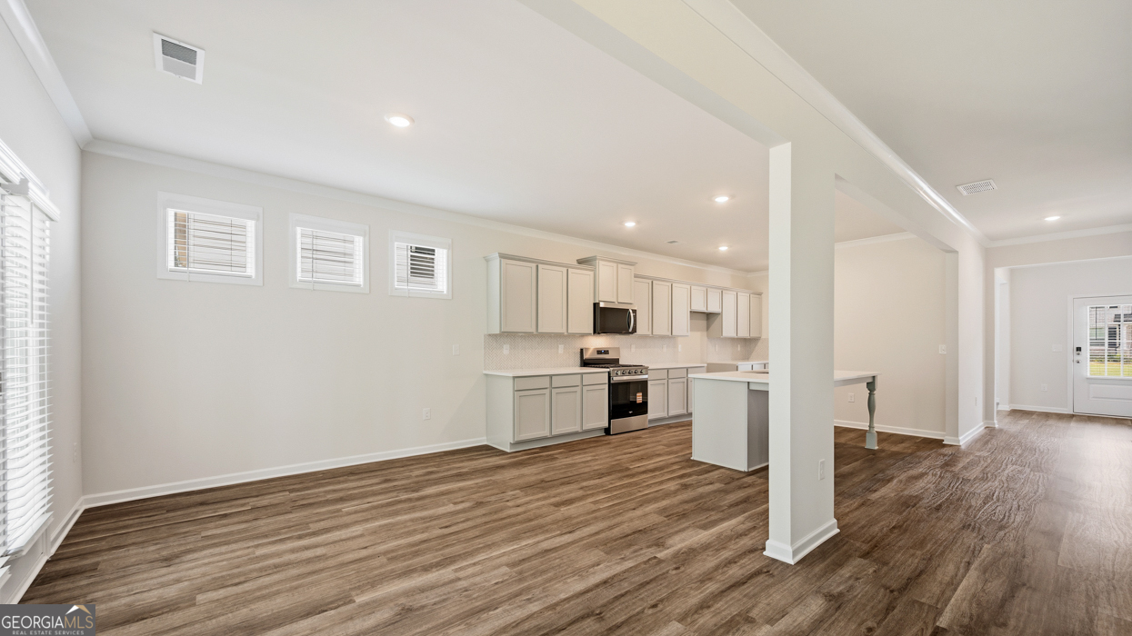 3048 Champions Way Property Photo 8