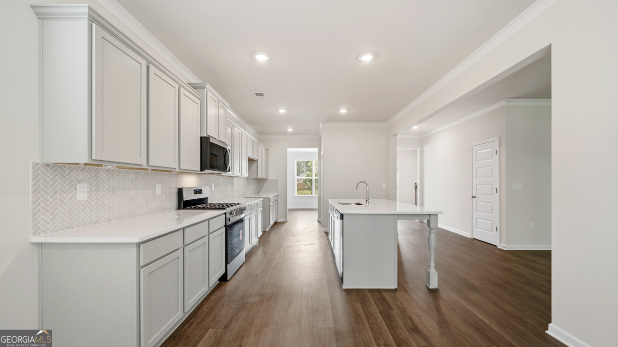 3048 Champions Way Property Photo 11