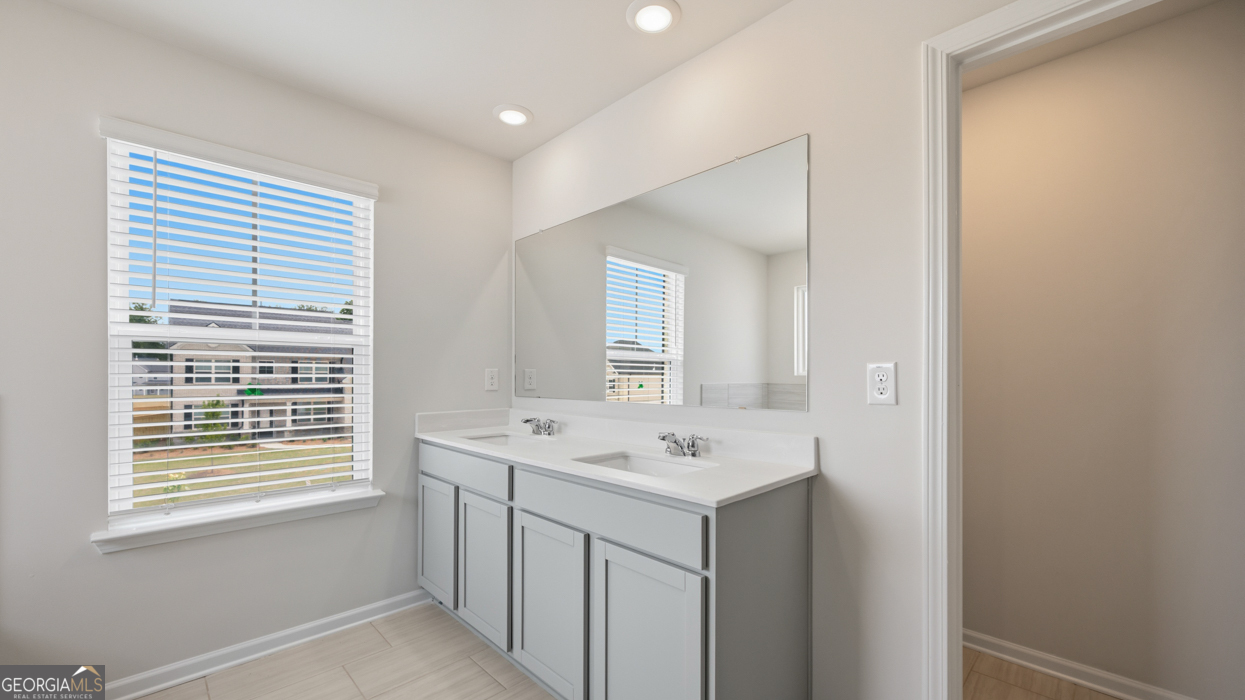 3048 Champions Way Property Photo 33