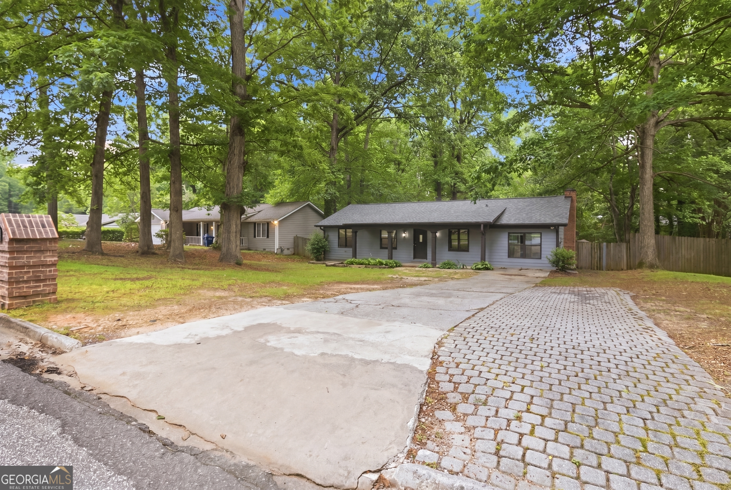 360 Hemlock Drive Property Photo 3