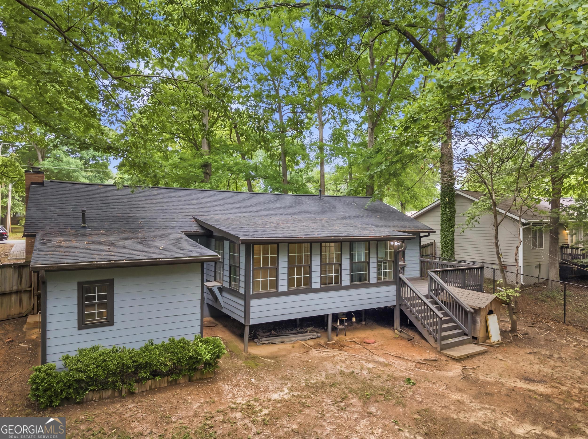 360 Hemlock Drive Property Photo 5