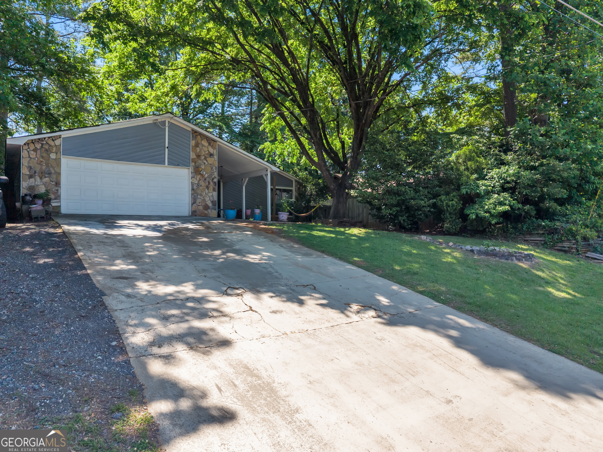 1462 Country Downs Drive Property Photo 3