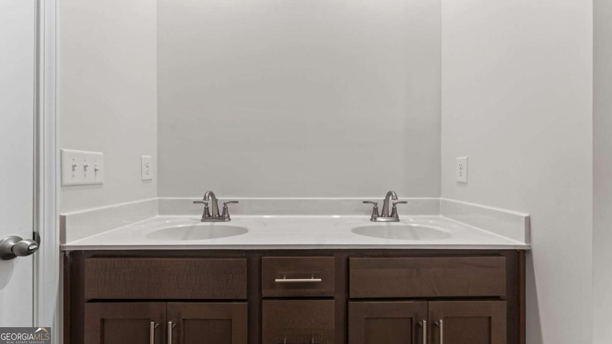 330 Cedar Hill Drive # 71 Property Photo 13