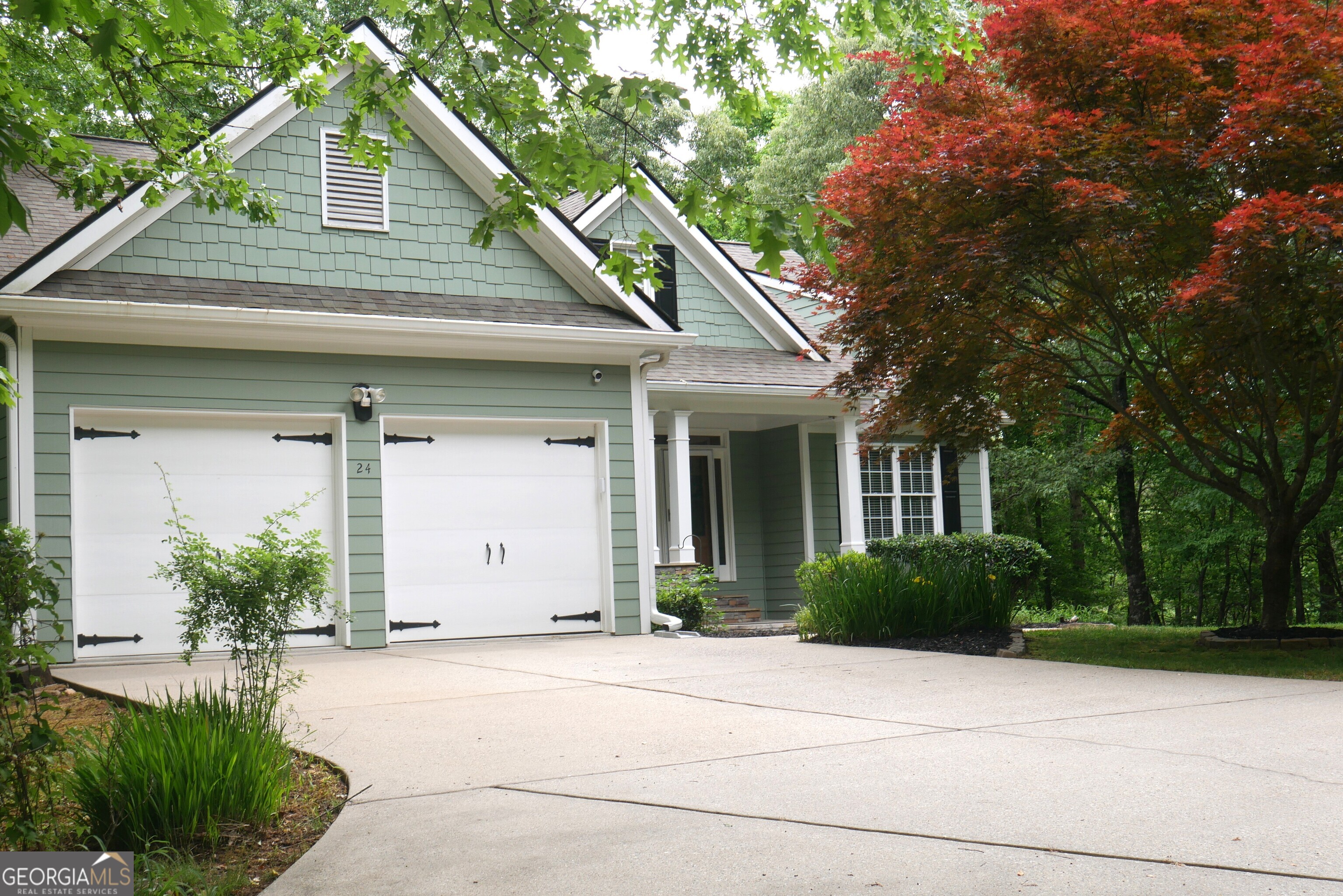 24 Lake Laurel Drive Property Photo 7