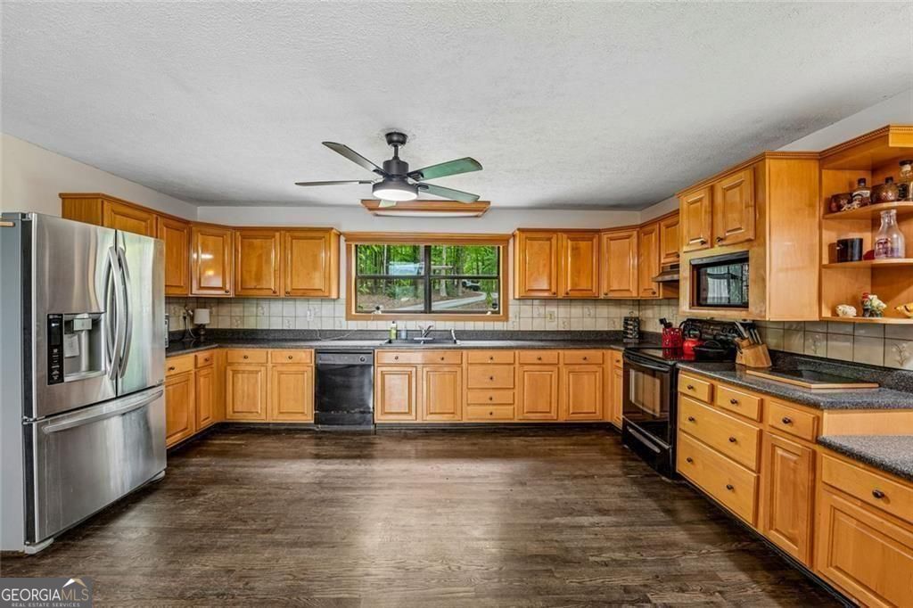 8137 Jenkins Road Property Photo 3
