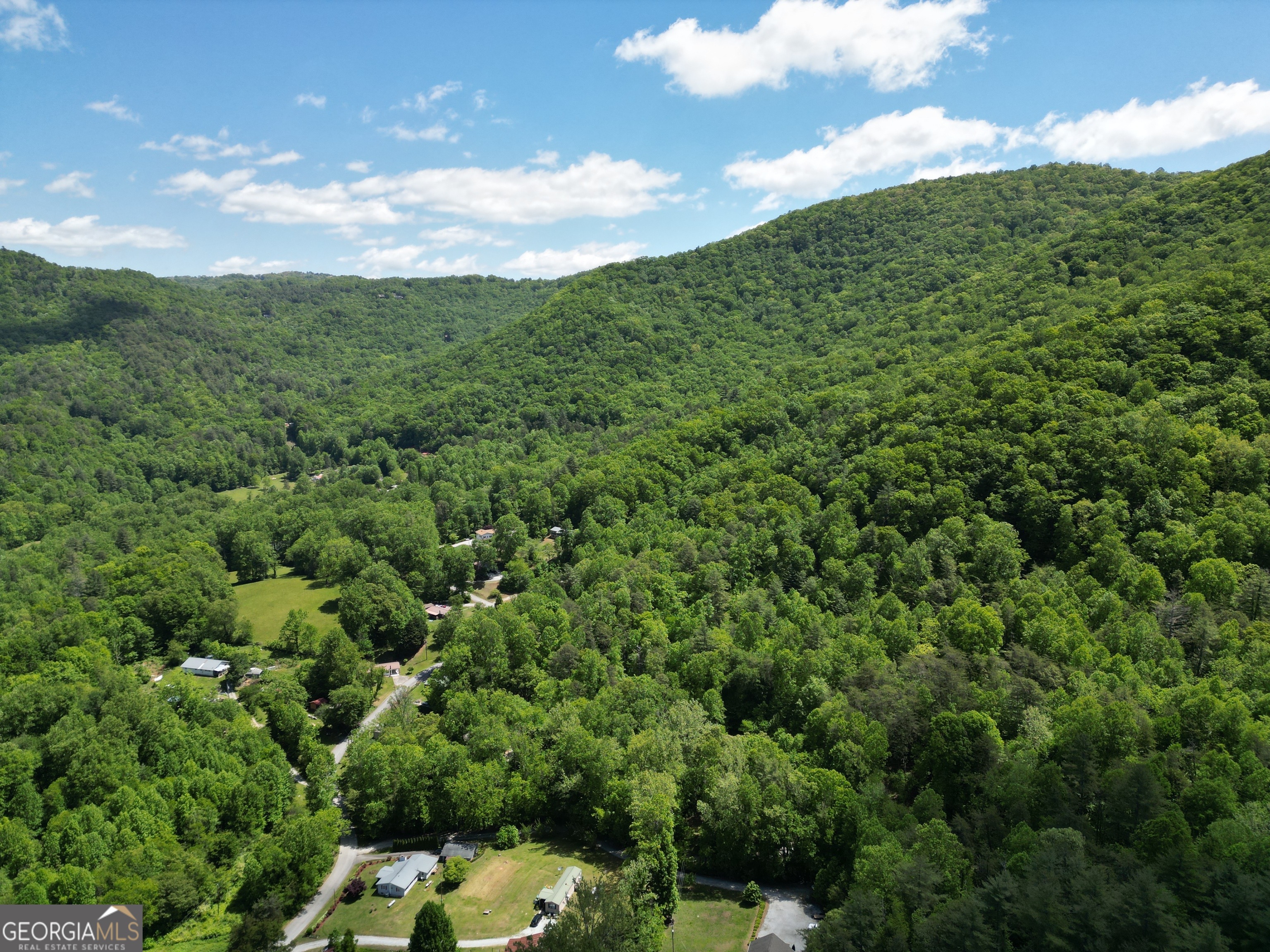 B Shake Hollow Property Photo 7