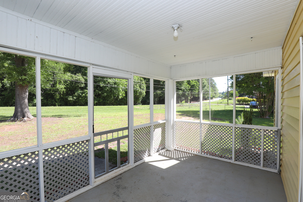1186 E Tugalo Street Property Photo 12