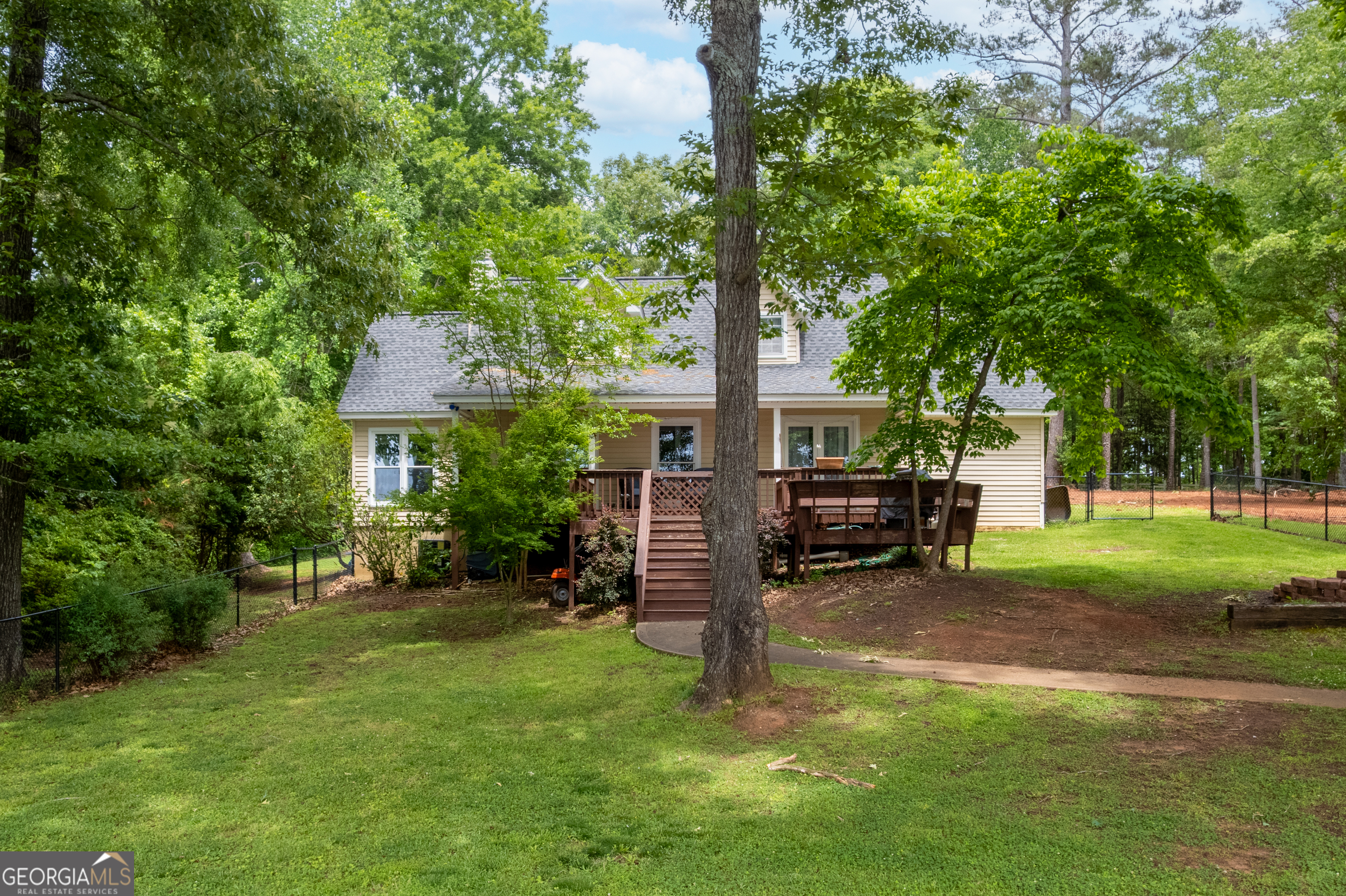 142 Tanglewood Court Property Photo 2