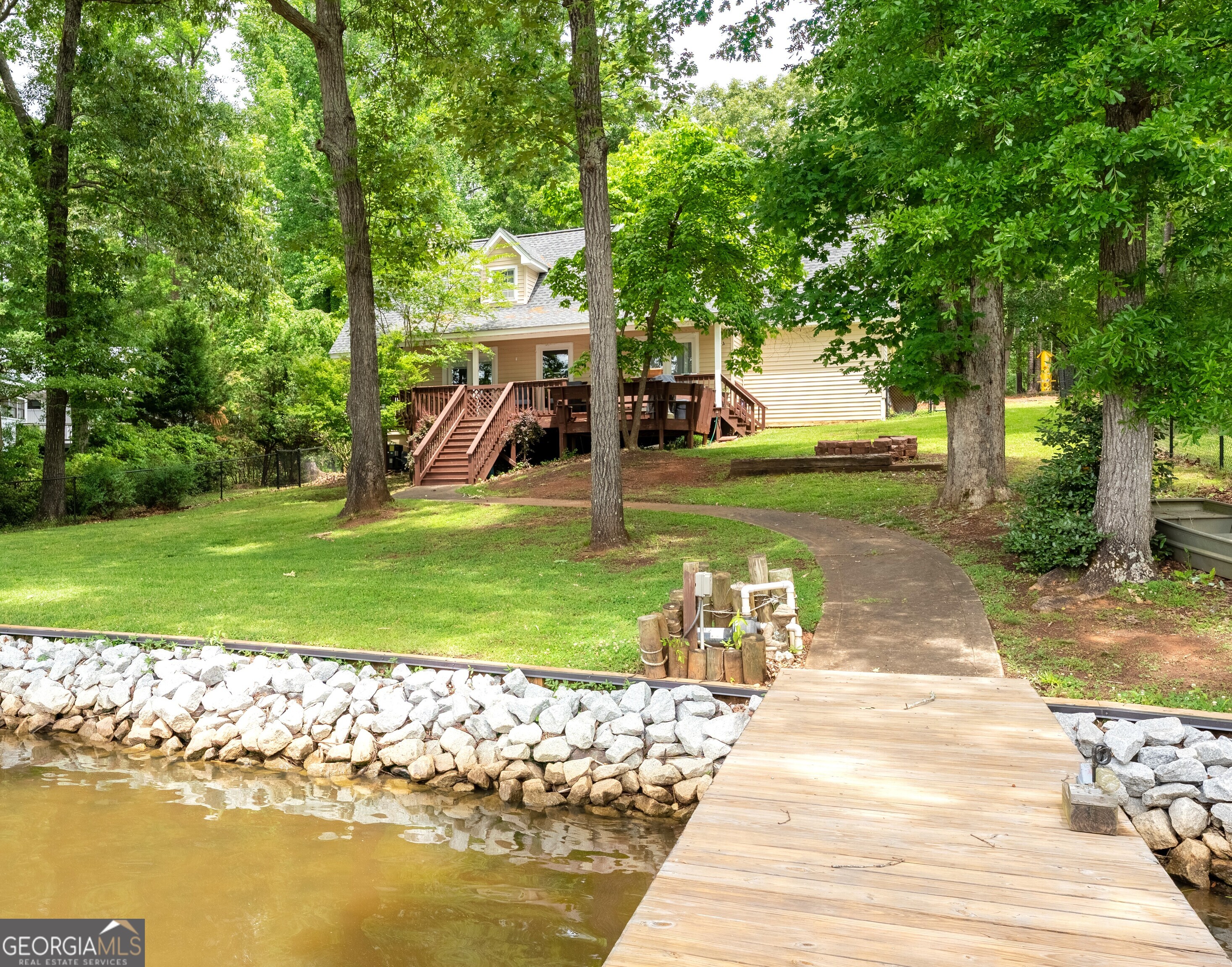 142 Tanglewood Court Property Photo 3
