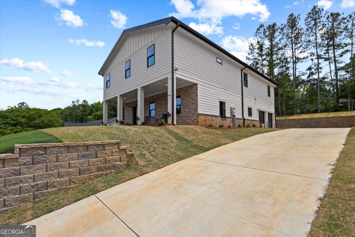 6852 Silver Maple Drive Property Photo 1