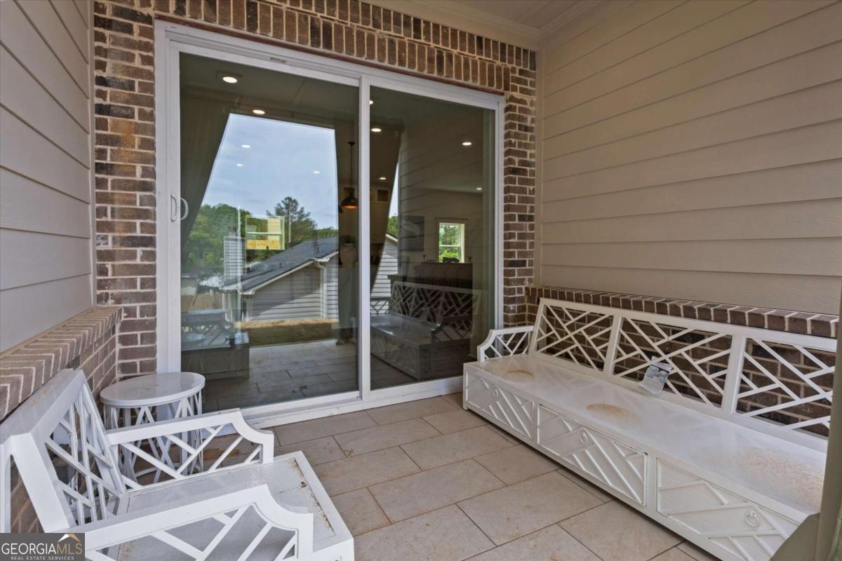 6852 Silver Maple Drive Property Photo 6