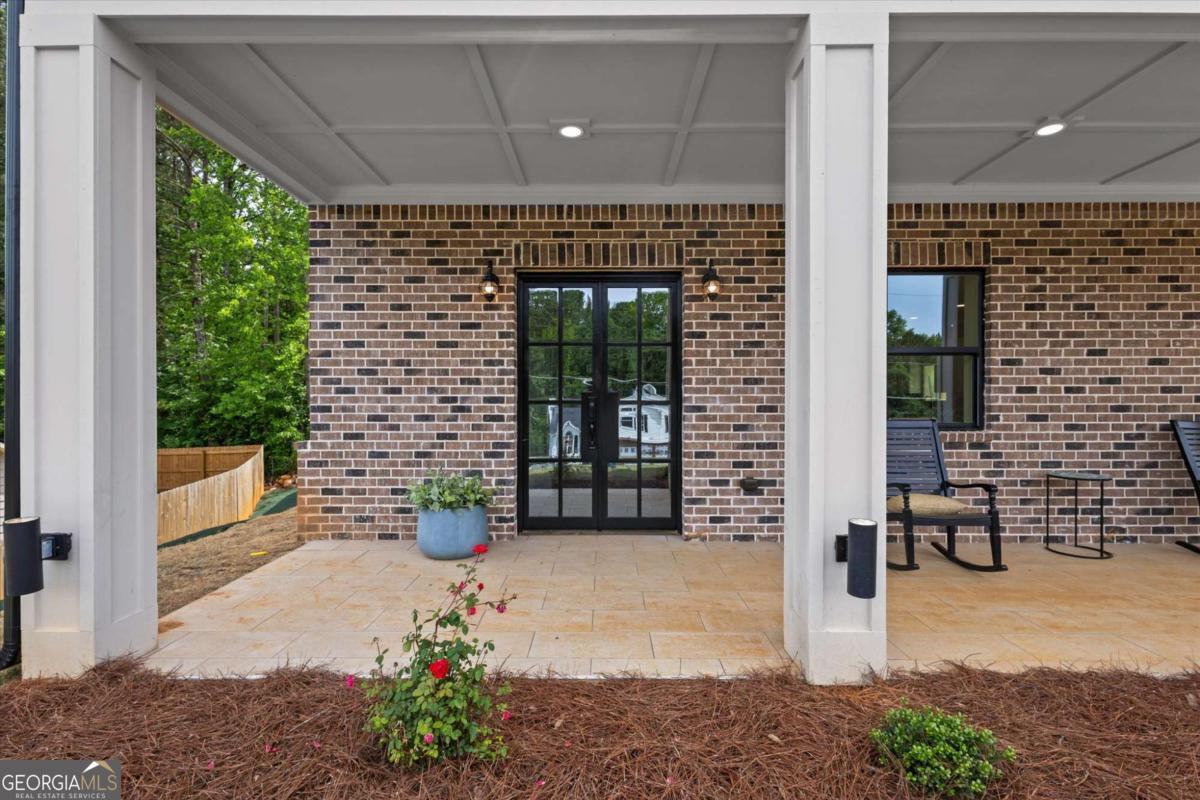 6852 Silver Maple Drive Property Photo 8