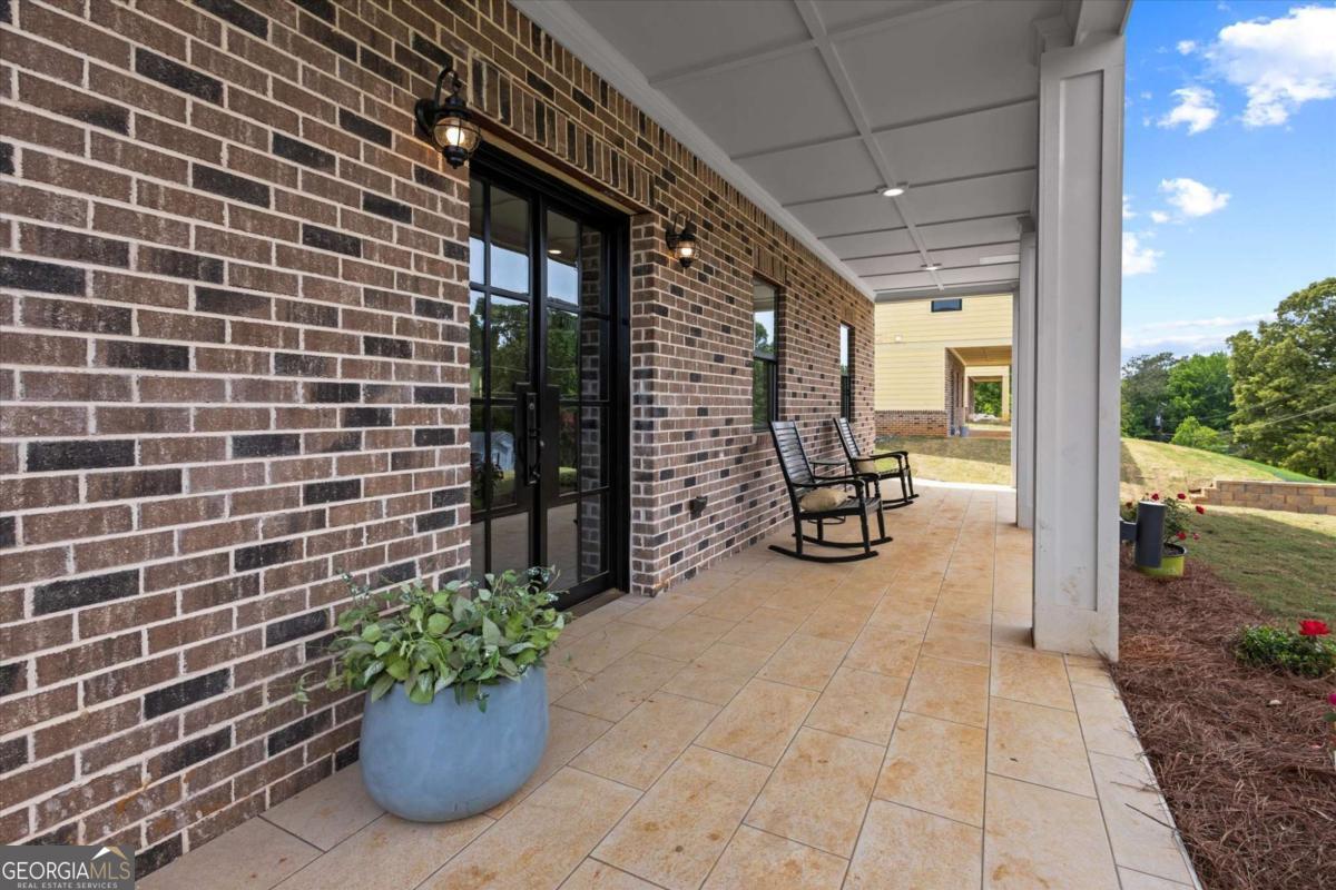 6852 Silver Maple Drive Property Photo 9
