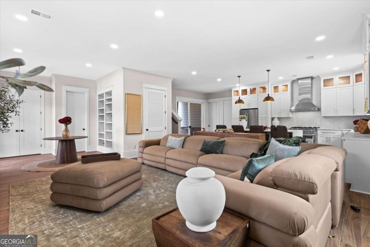 6852 Silver Maple Drive Property Photo 15
